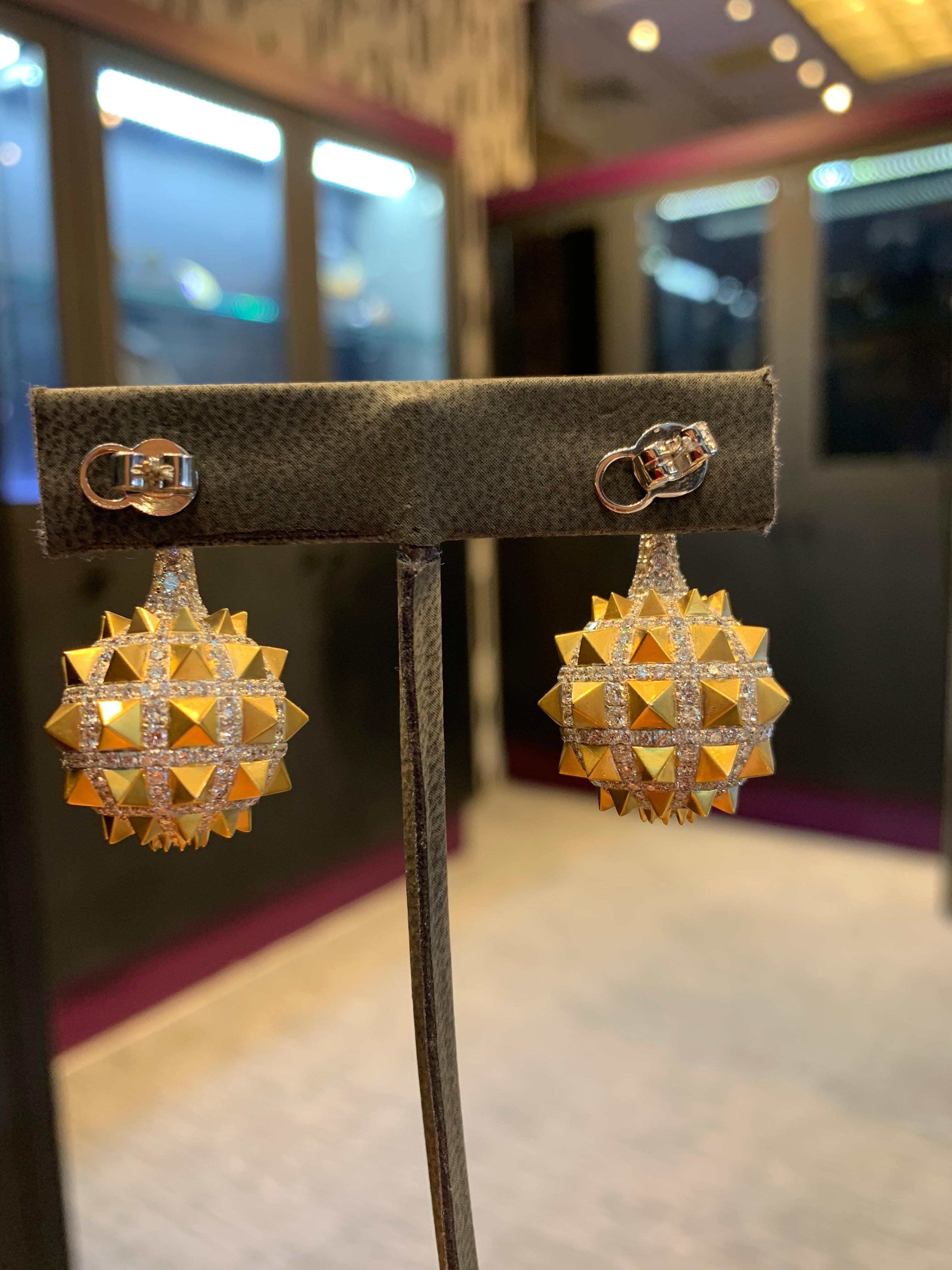 Women's or Men's Yellow Gold and Diamond Spike Earrings