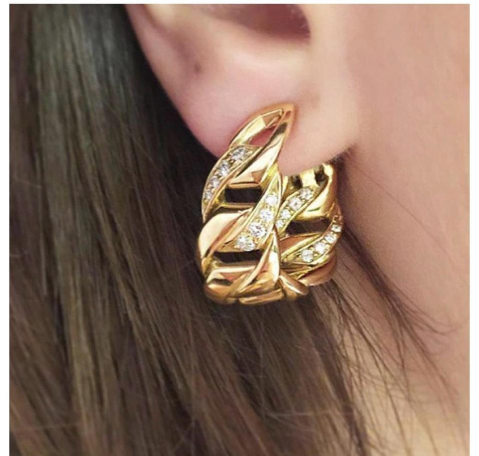 Yellow Gold and Diamonds Cartier Bergamo Model Earrings For Sale 5