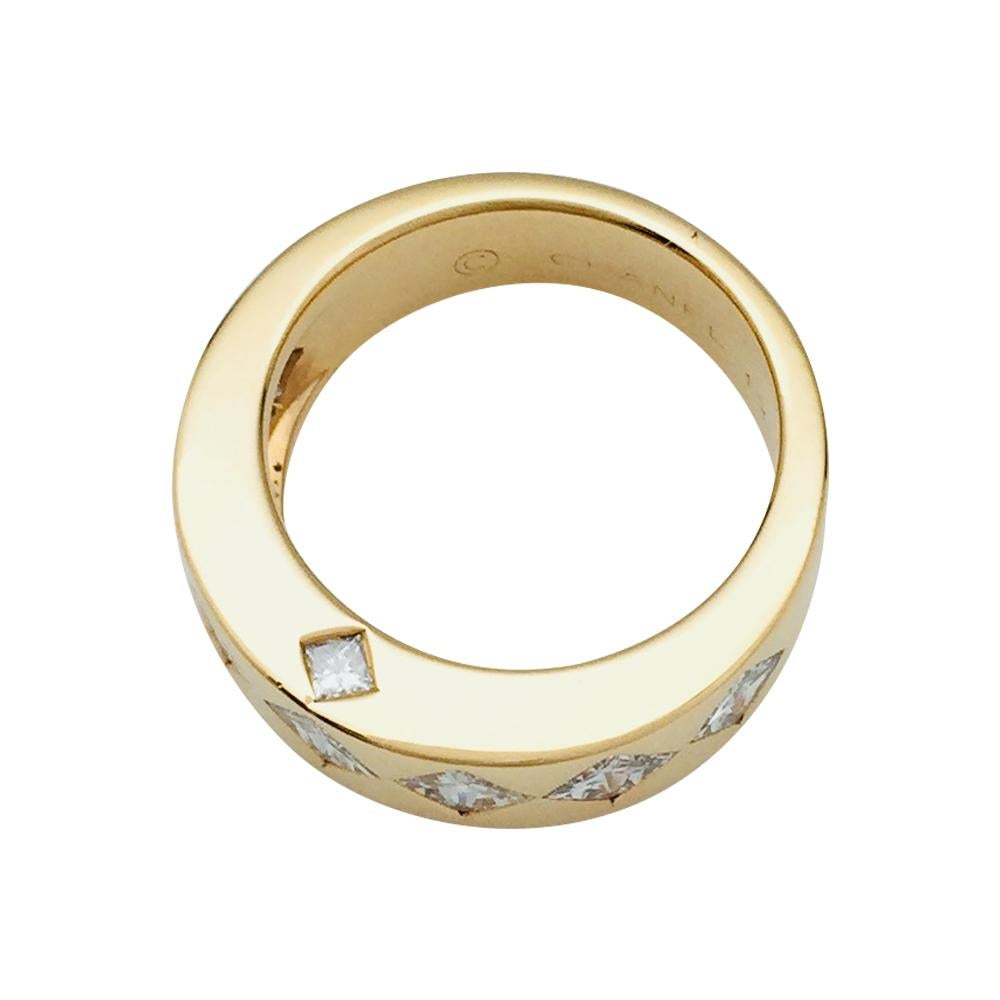 A 750/ooo yellow gold ring by Chanel, 