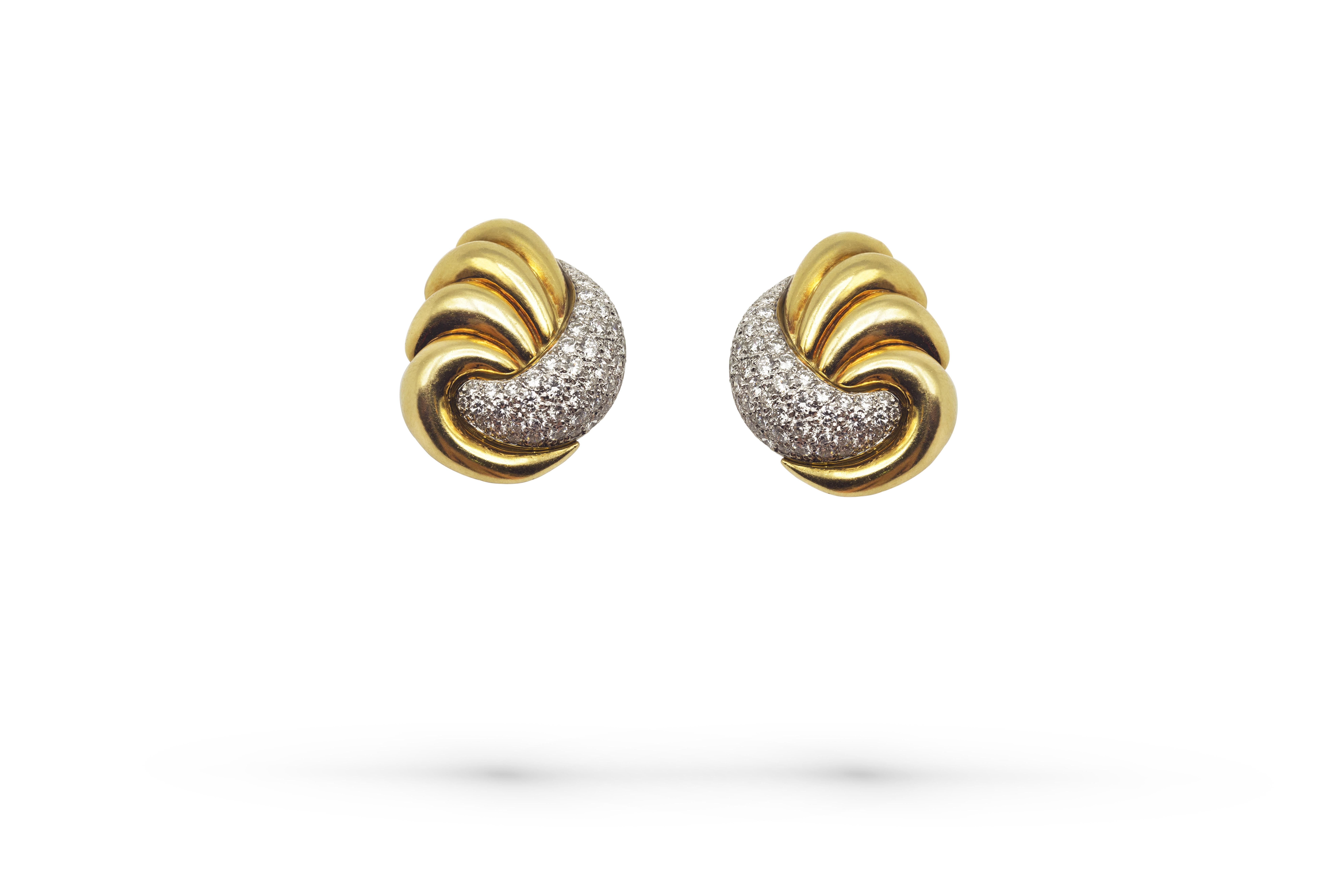 Women's Yellow Gold and Diamonds Earrings