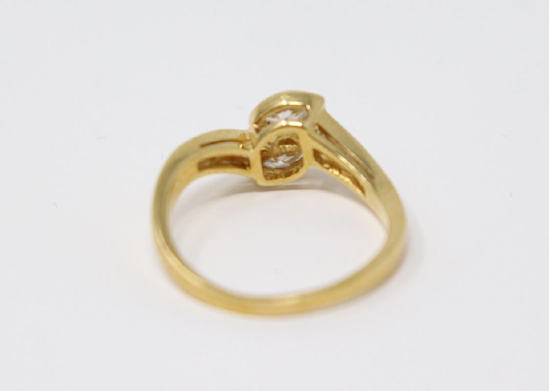 Women's Yellow Gold and Diamonds Wedding or Engagement Ring For Sale