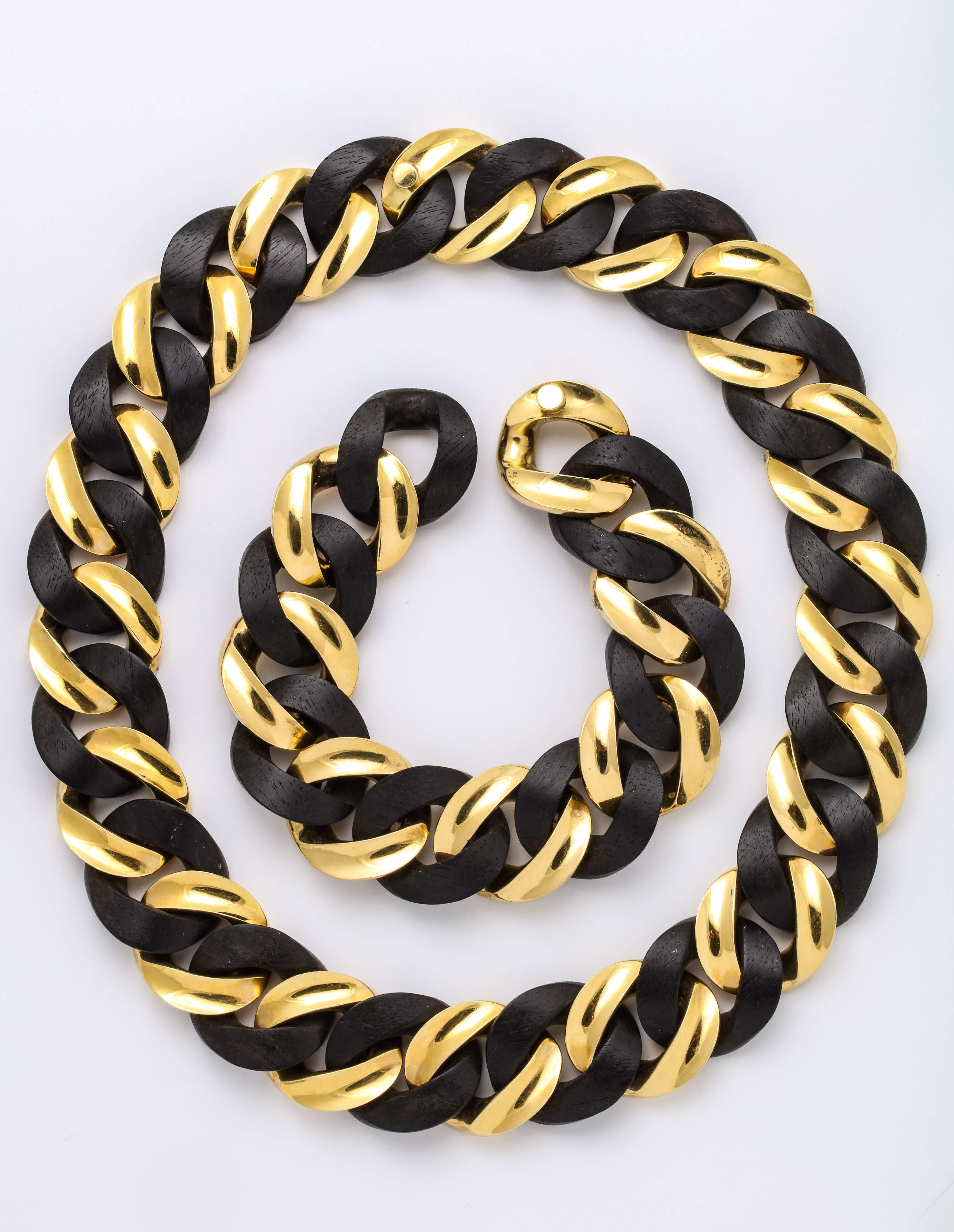 Yellow Gold and Ebony Wood Curb-Link Necklace For Sale 5