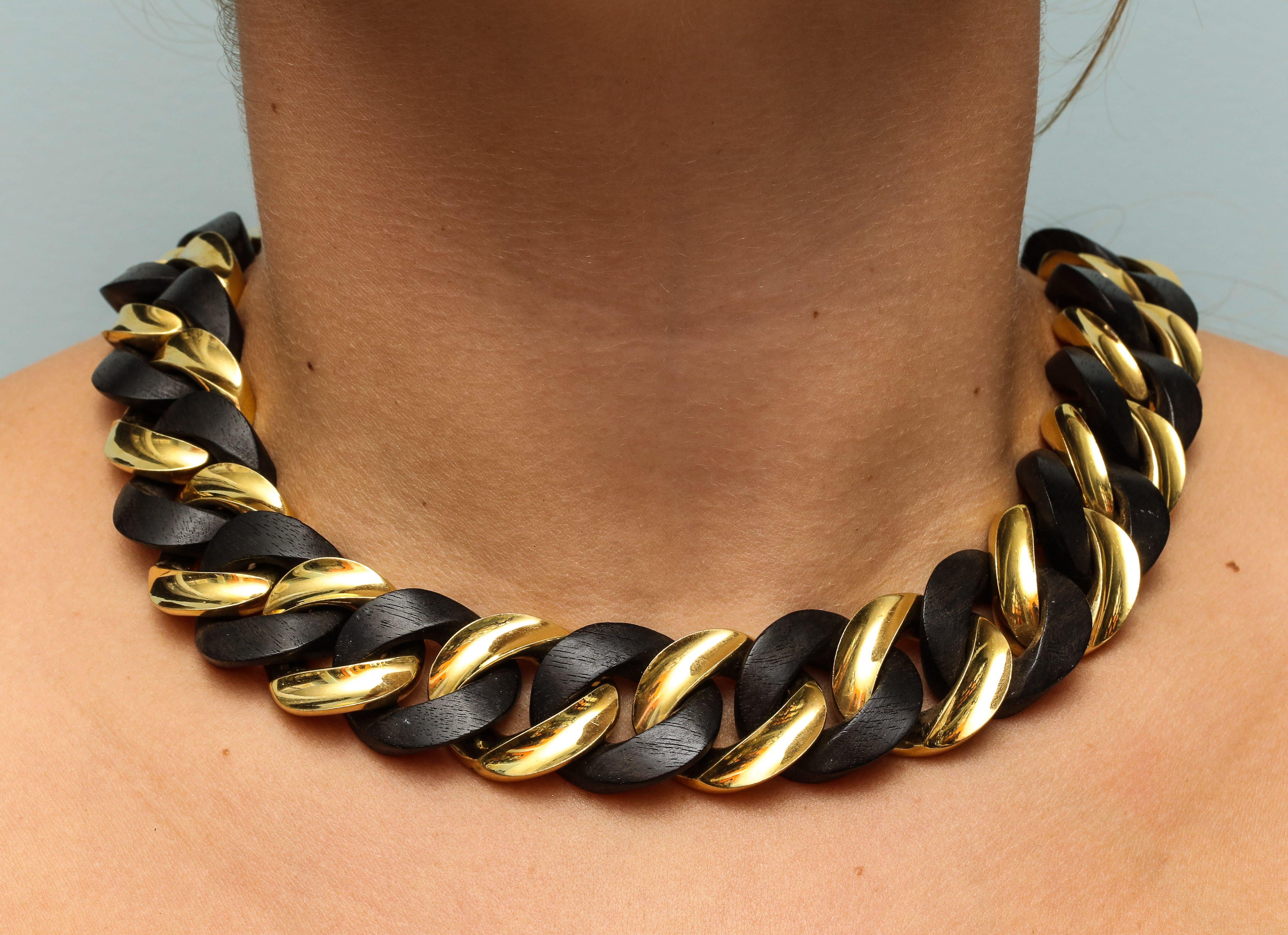 Yellow Gold and Ebony Wood Curb-Link Necklace For Sale 6