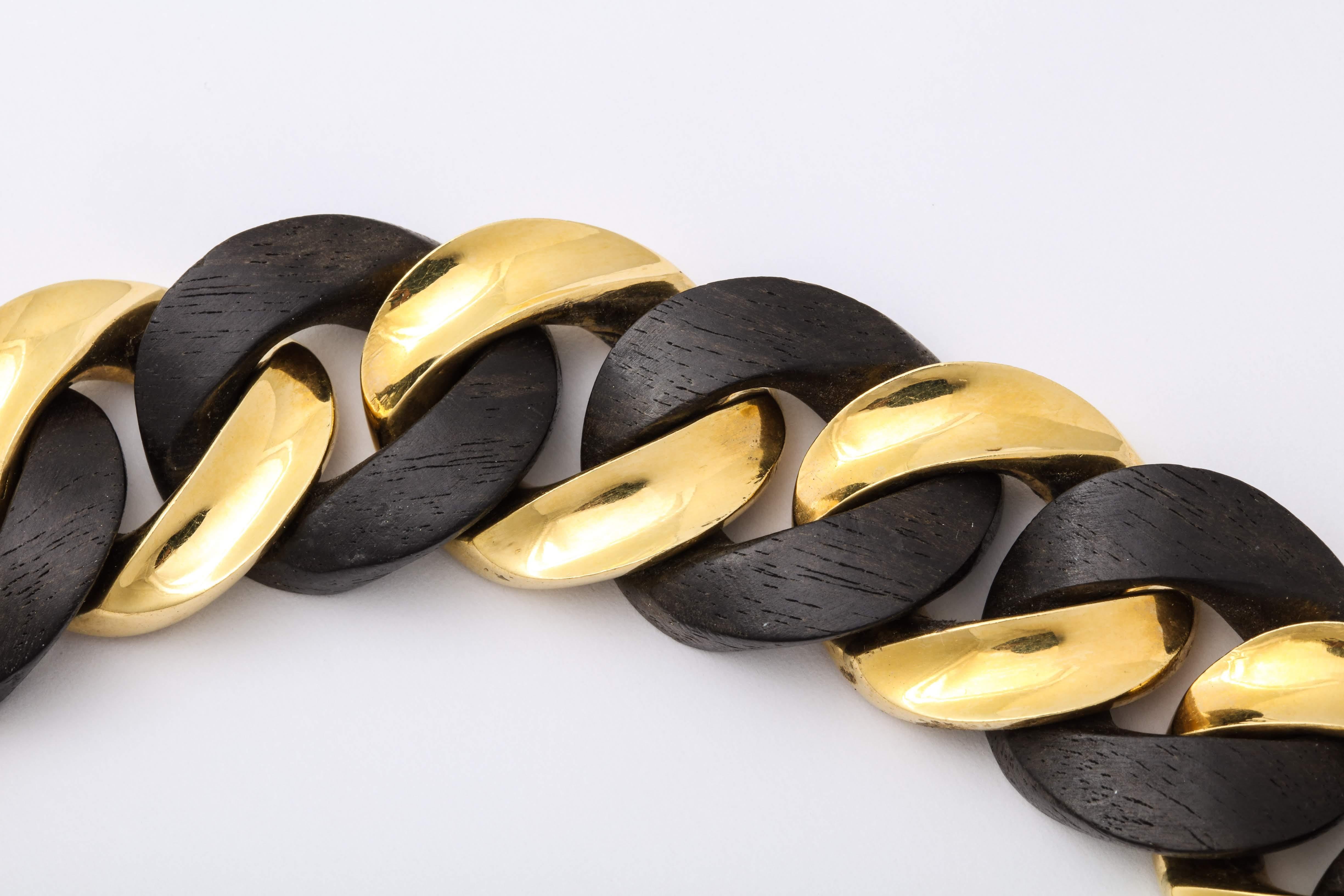 Yellow Gold and Ebony Wood Curb-Link Necklace For Sale 1