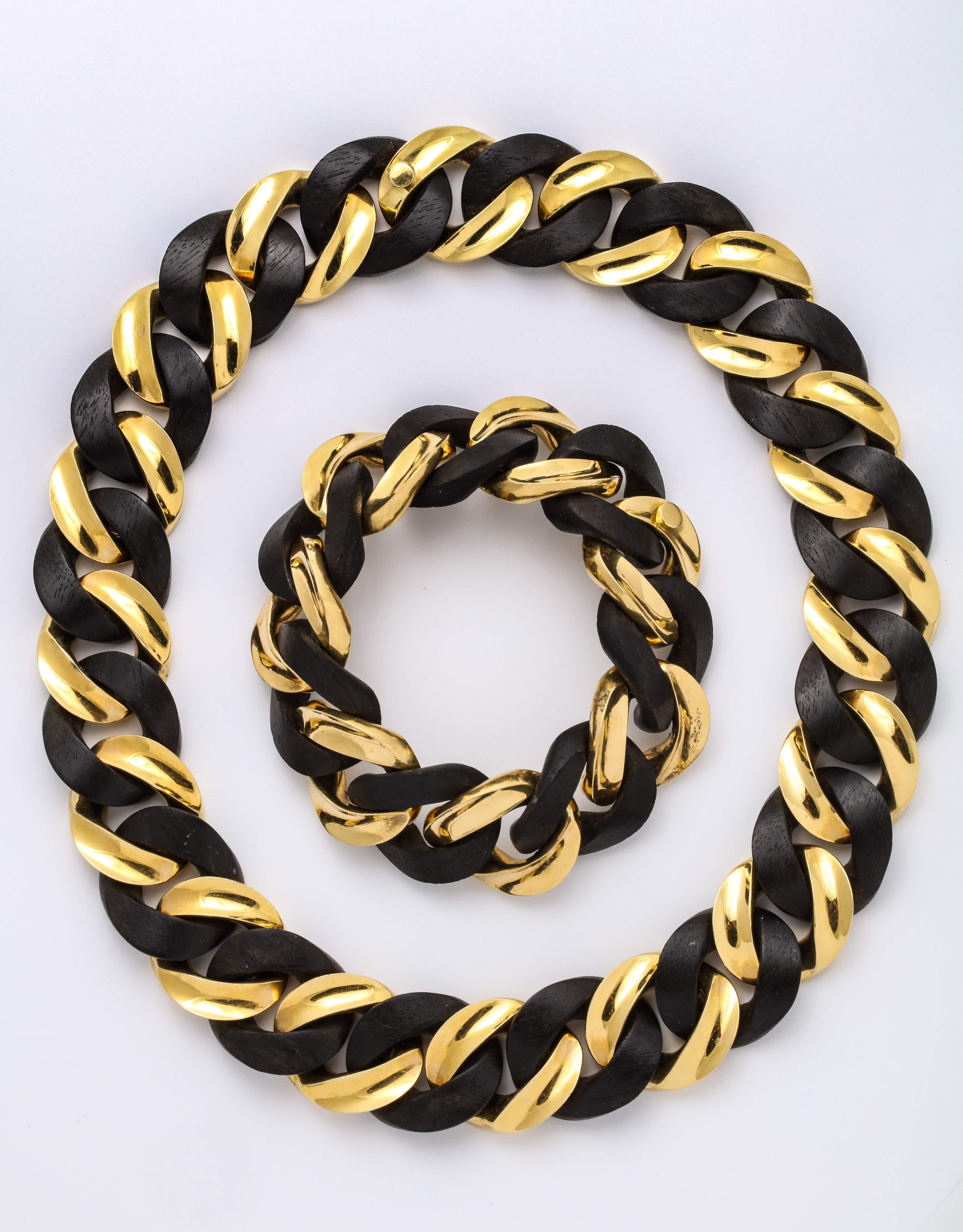 Yellow Gold and Ebony Wood Curb-Link Necklace For Sale 4