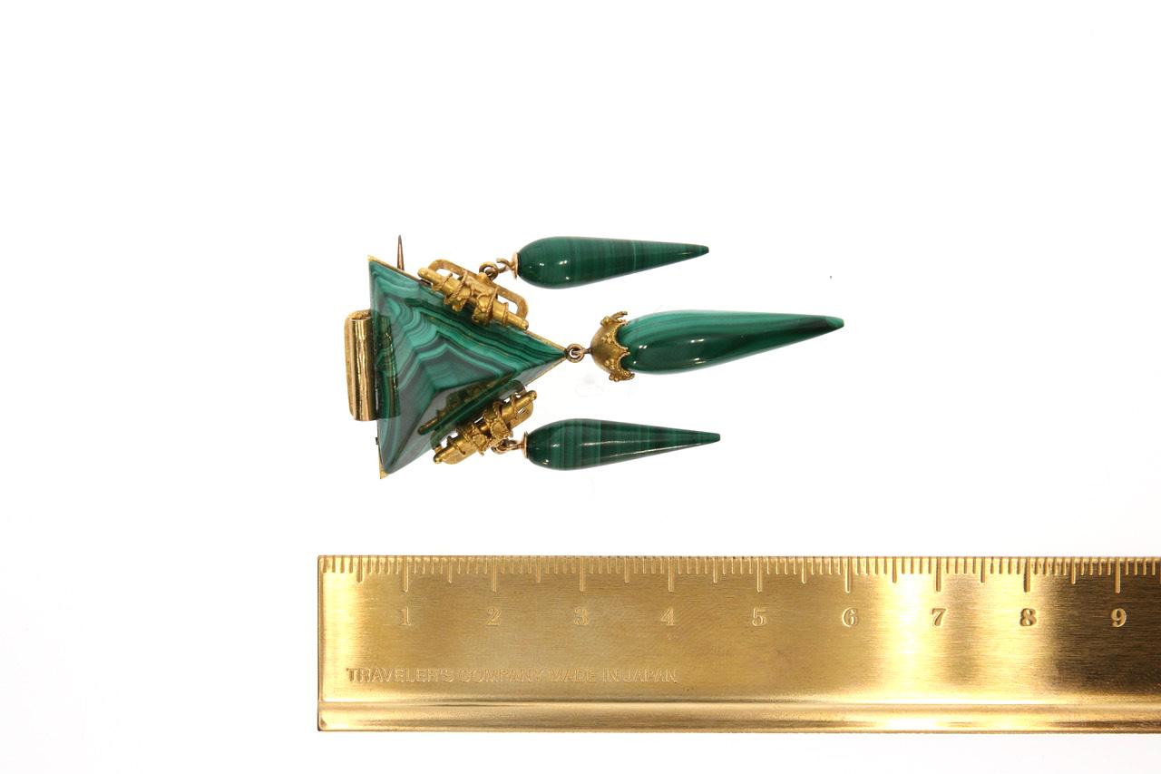 Yellow Gold and Malachite Demi-Parure, circa 1920 For Sale 1