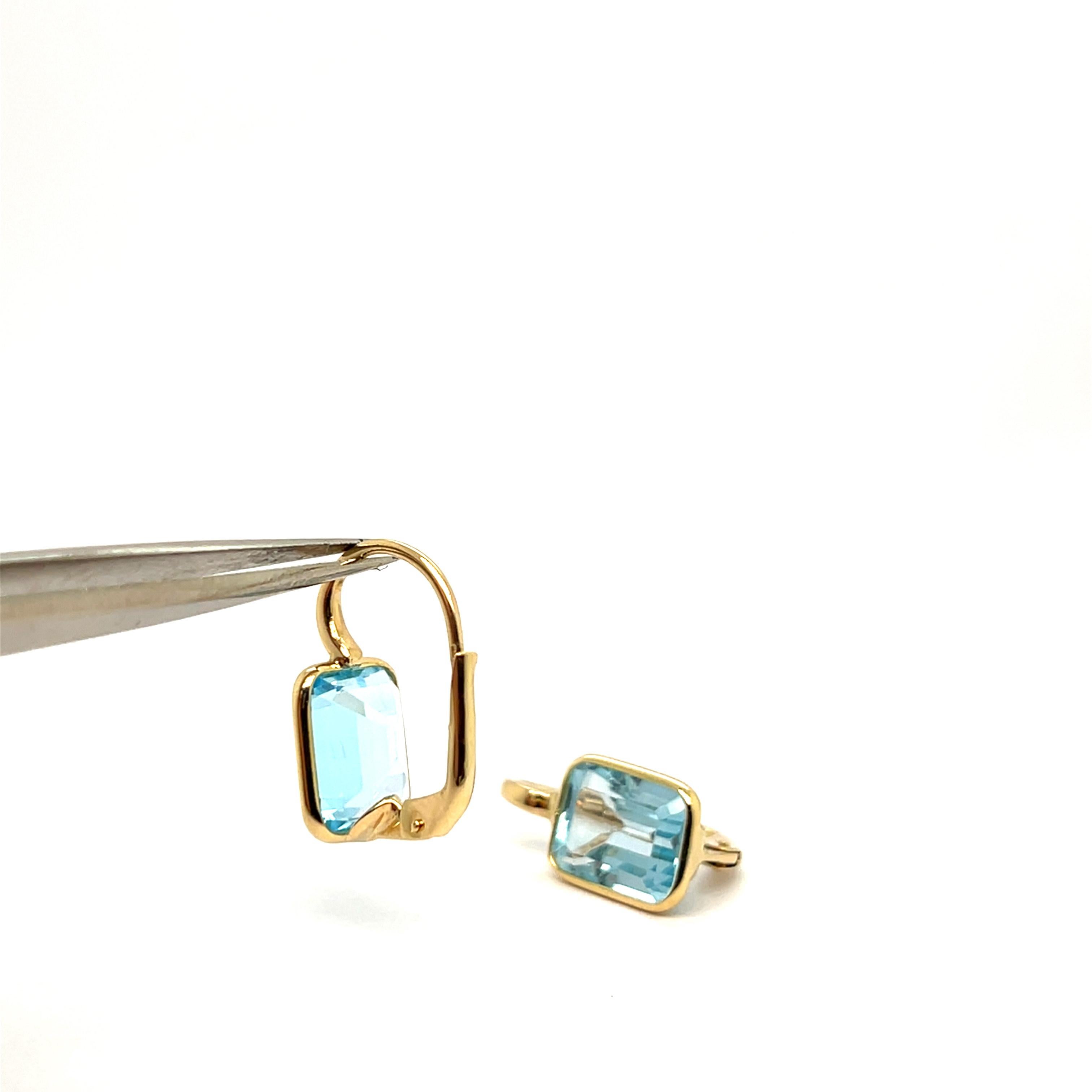 Gelbgold und Naturquarz-Ohrringe (Ästhetizismus) im Angebot