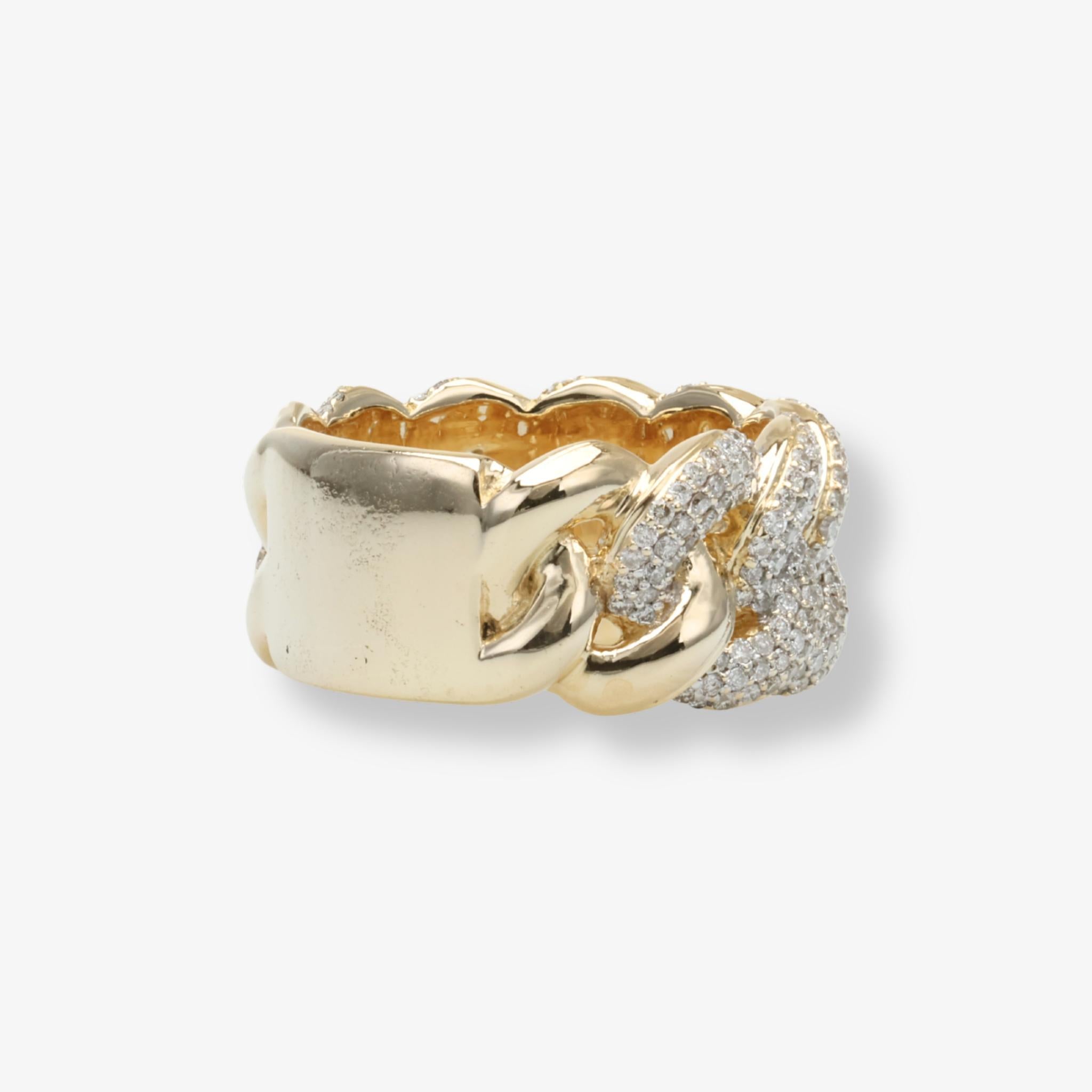 Moderne Bague à maillons cubains en or jaune et diamants pavés A Link en vente