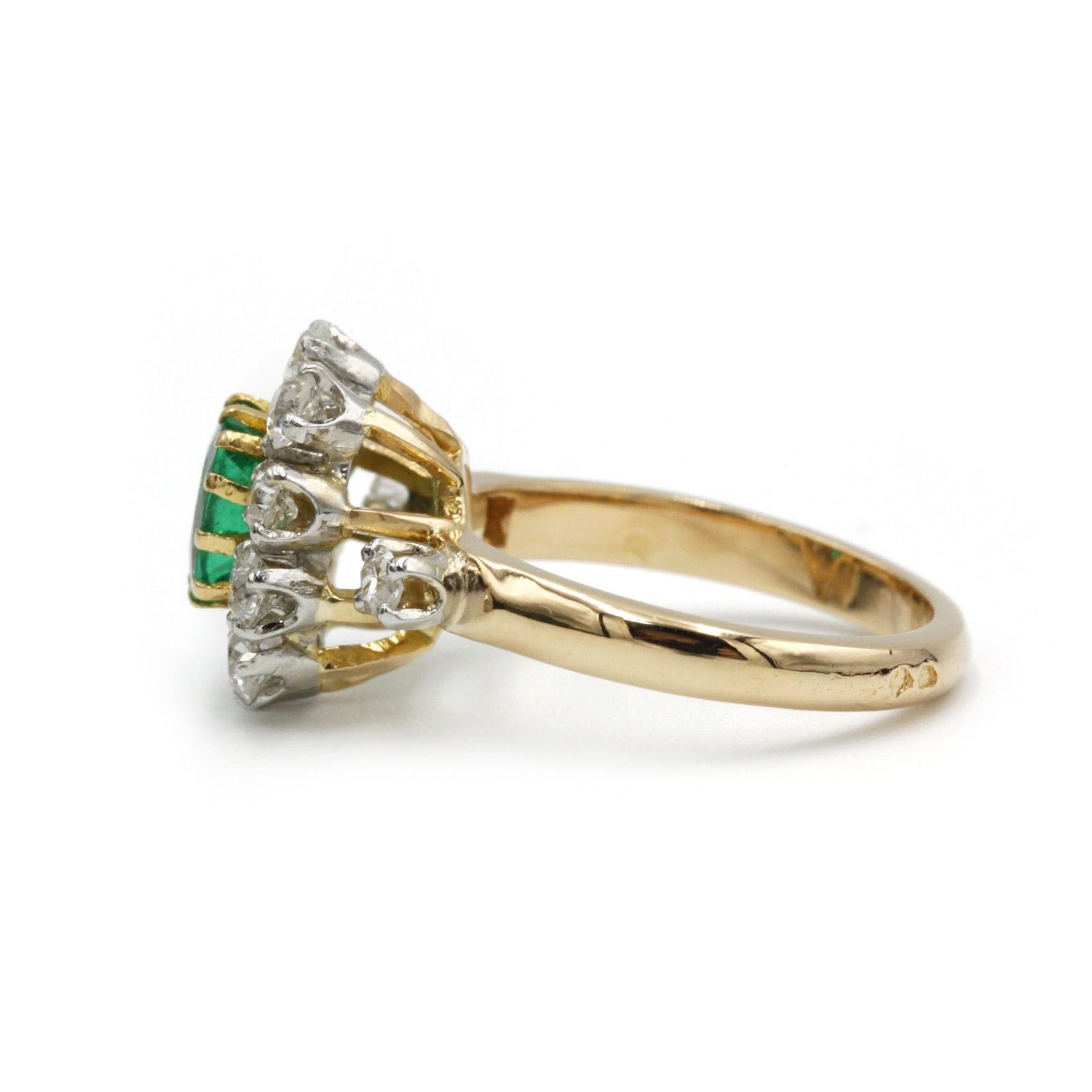 Rétro Bague marguerite en or jaune et platine avec émeraude et diamants en vente