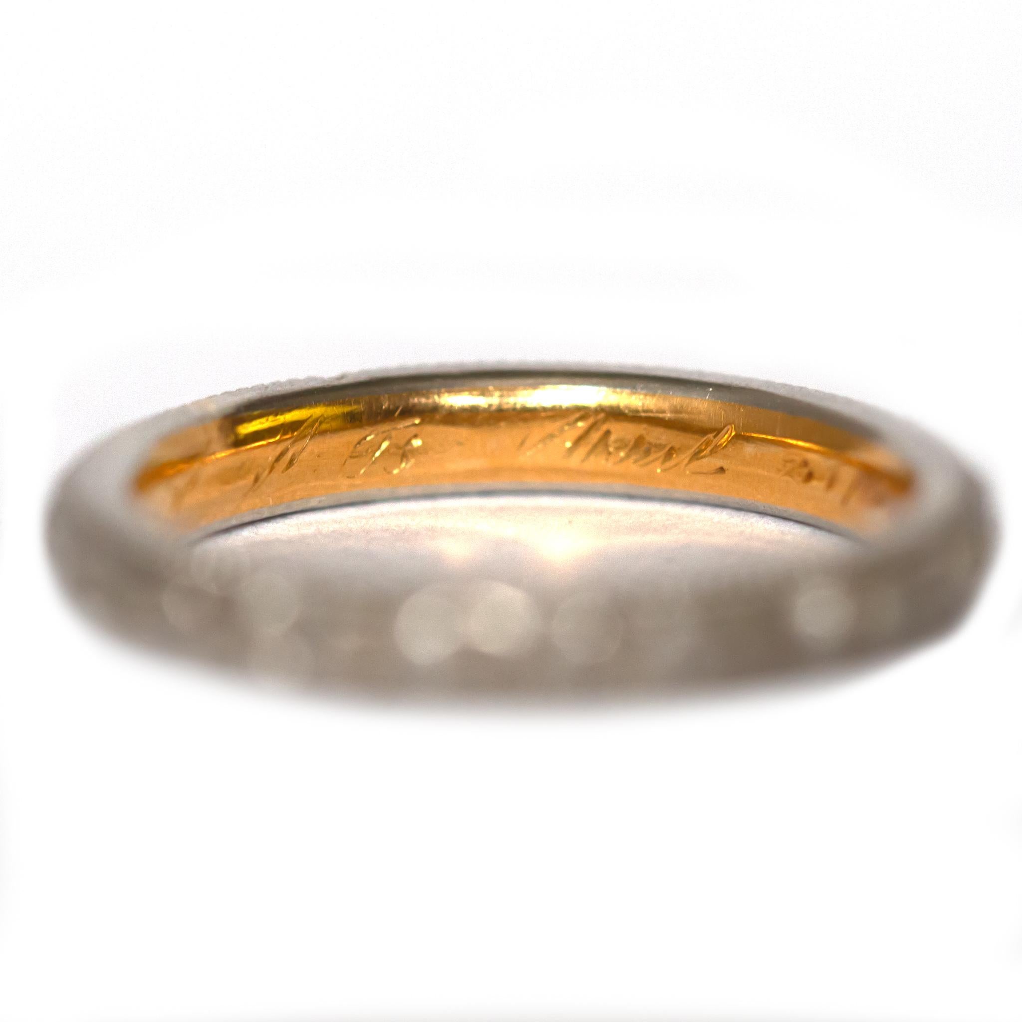 Yellow Gold and Platinum Wedding Band In Good Condition For Sale In Atlanta, GA