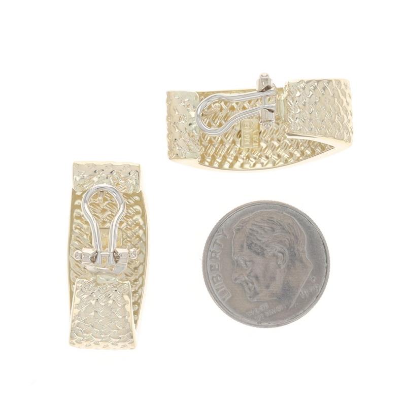 Boucles d'oreilles J-Hoop en or jaune, texture tissée 14 carats, Italie percée Pour femmes en vente