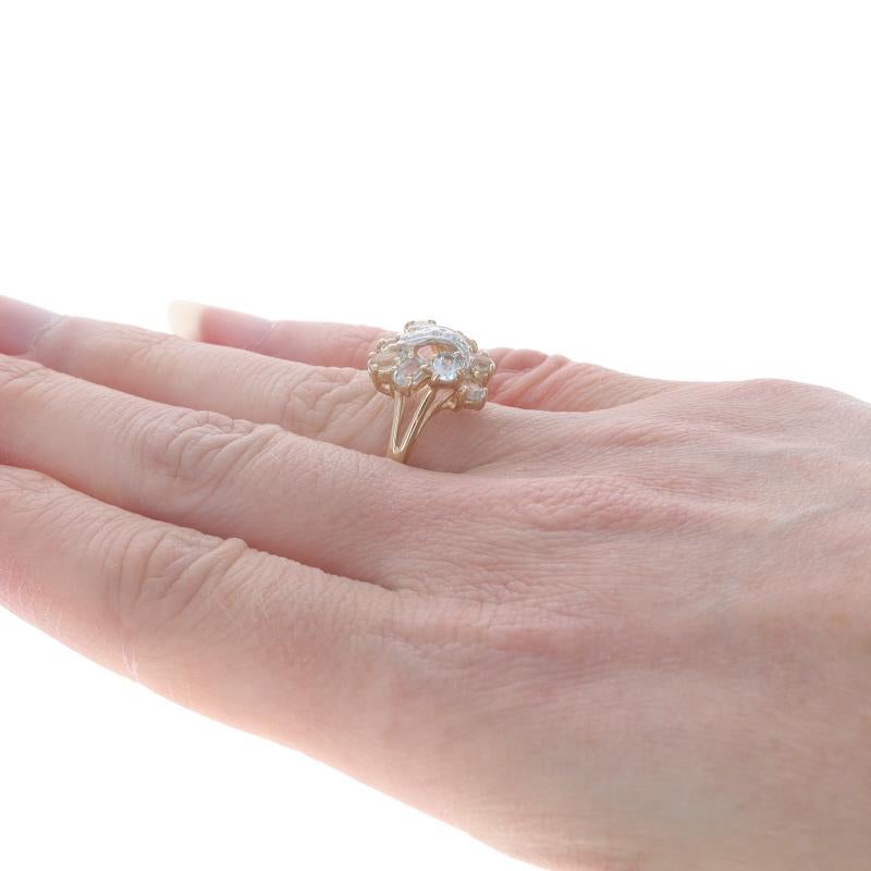 Bague grappe aigue-marine ovale en or jaune 14 carats (1,12 ctw) Pour femmes en vente