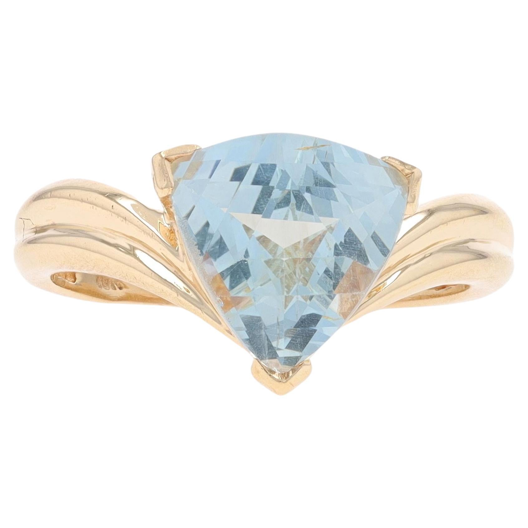 Yellow Gold Aquamarine Cocktail Solitaire Ring - 10k Fancy Trillion 2.75ct For Sale