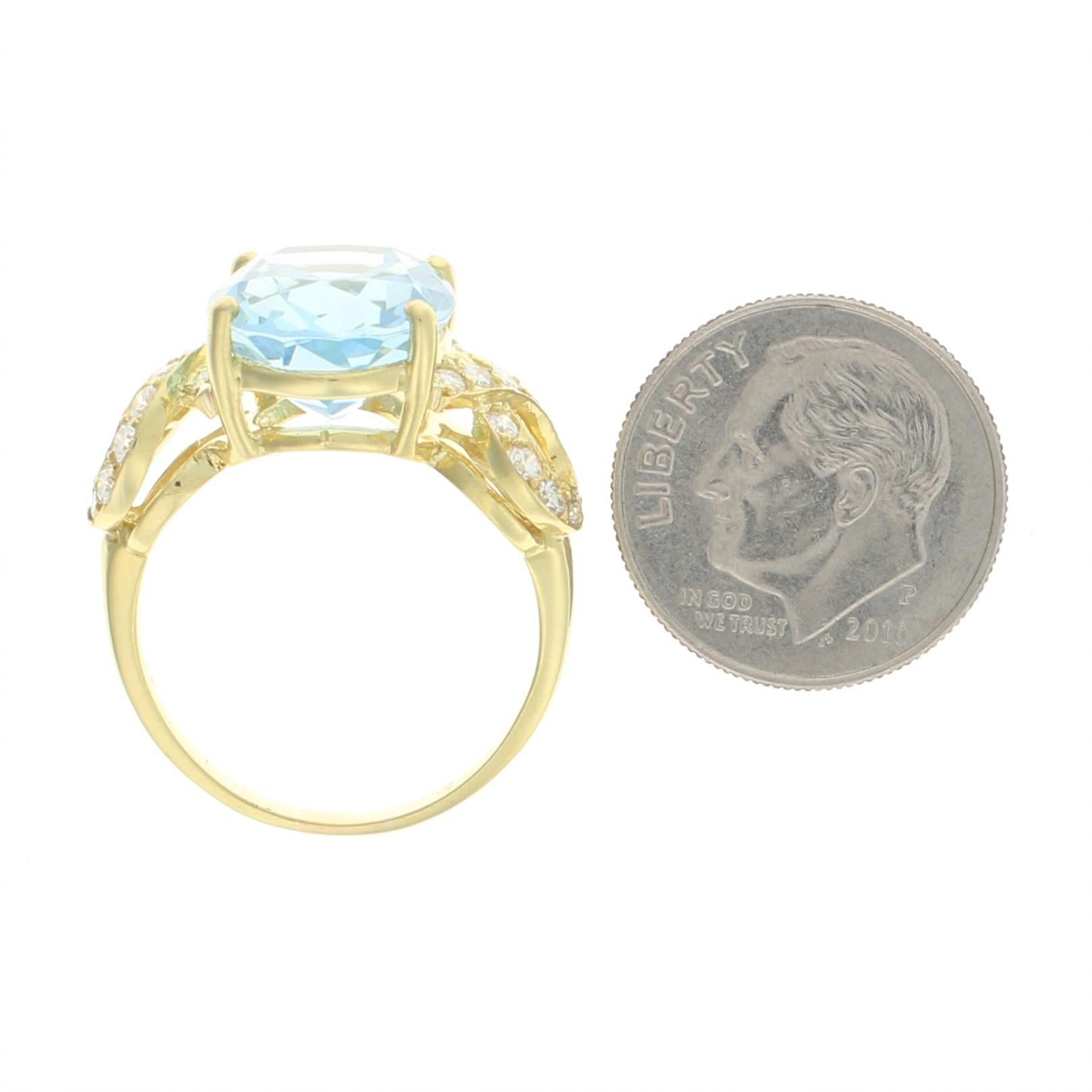 Yellow Gold Aquamarine and Diamond Ring, 18 Karat Oval Brilliant Cut 7.23 Carat 1