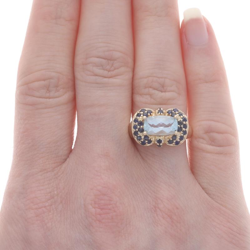 Taglio cuscino Anello con zaffiro e acquamarina in oro giallo -14k Rect Cushion Checkerboard 2.05ctw in vendita