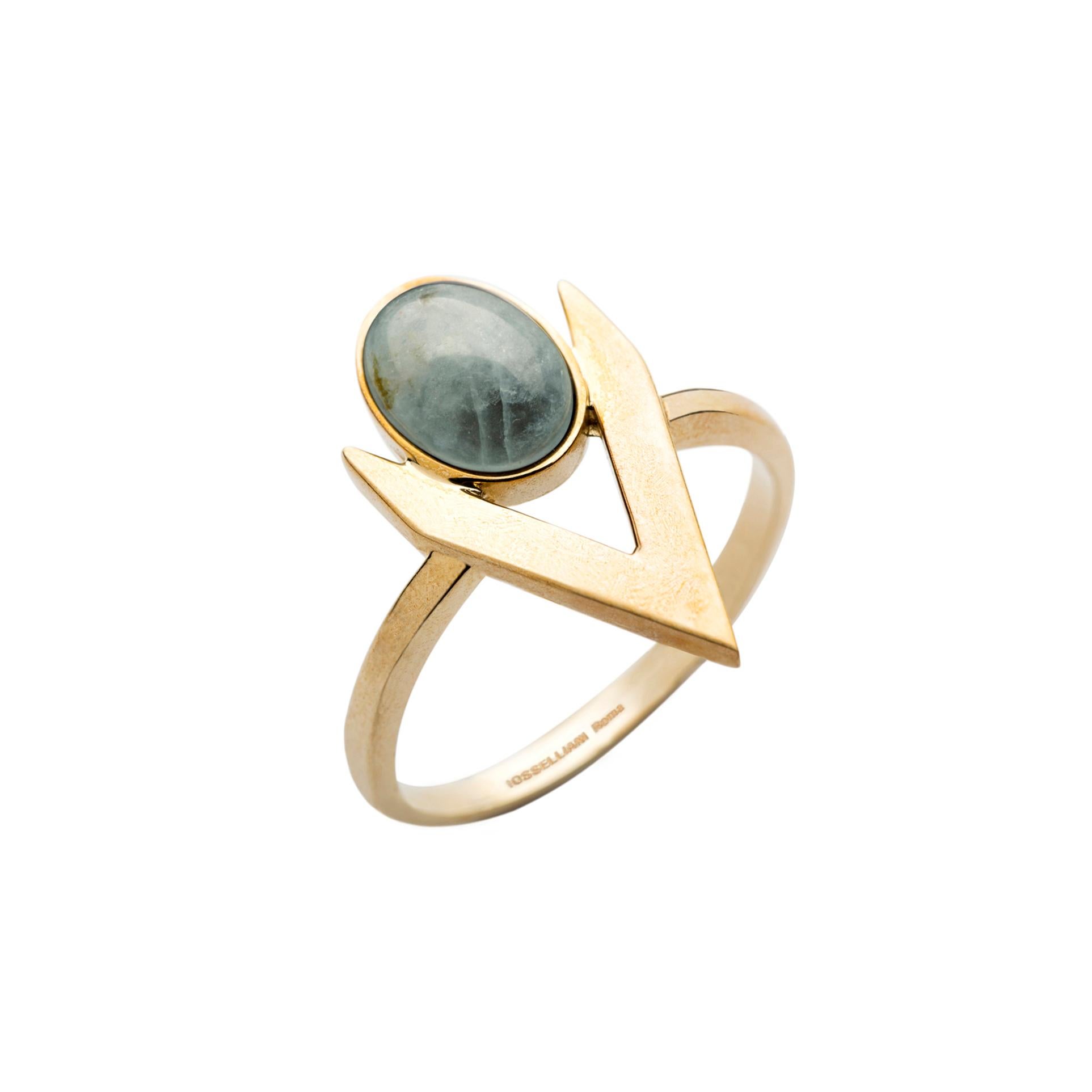 Aquamarine Cabochon V-Shaped Ring in 9carat yellow gold For Sale