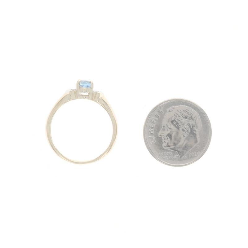 Bague en or jaune aigue-marine et topaze blanche - 14k ovale .46ctw Knife-Edge en vente 1