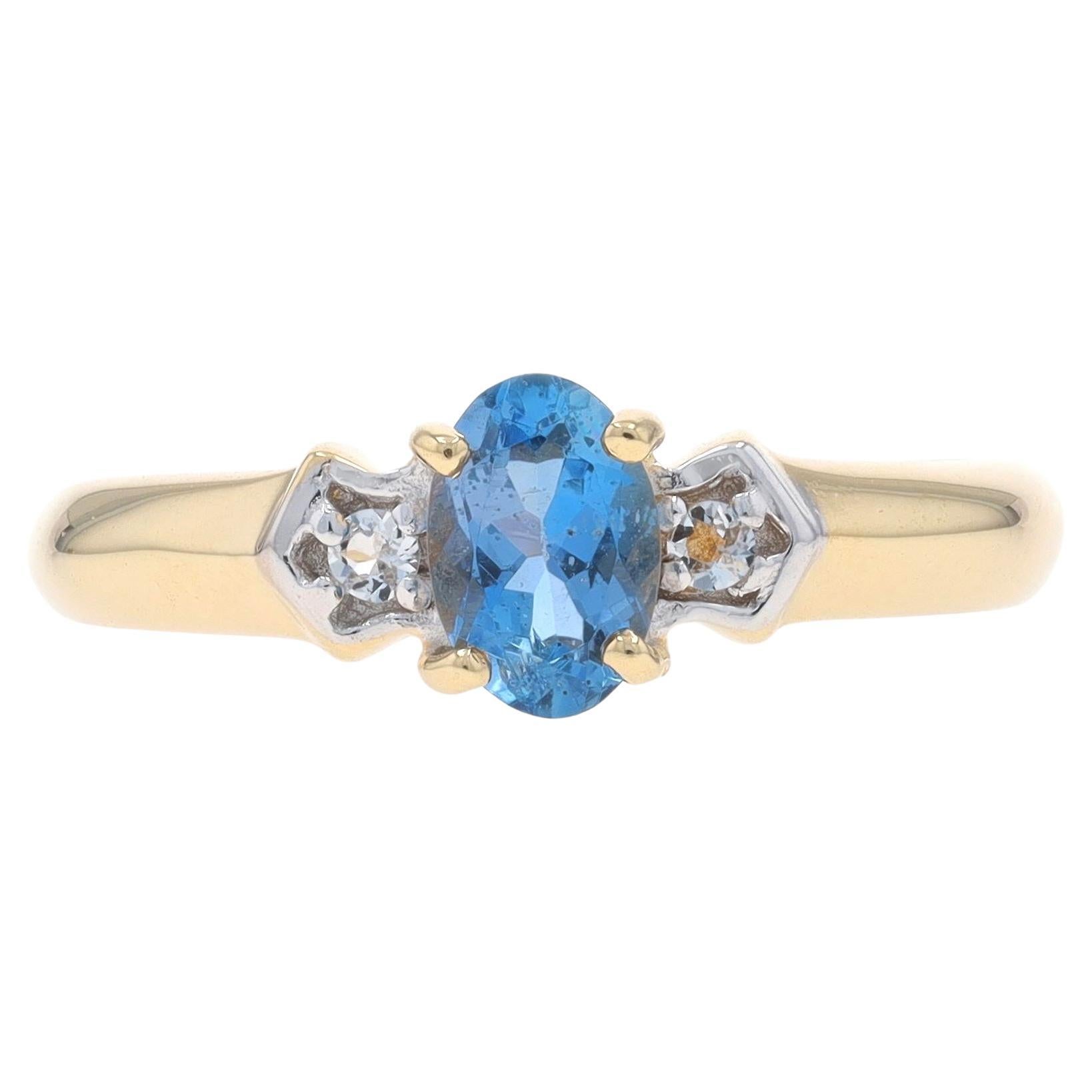 Anillo de Oro Amarillo Aguamarina y Topacio Blanco - 14k Ovalado .46ctw Borde Cuchillo