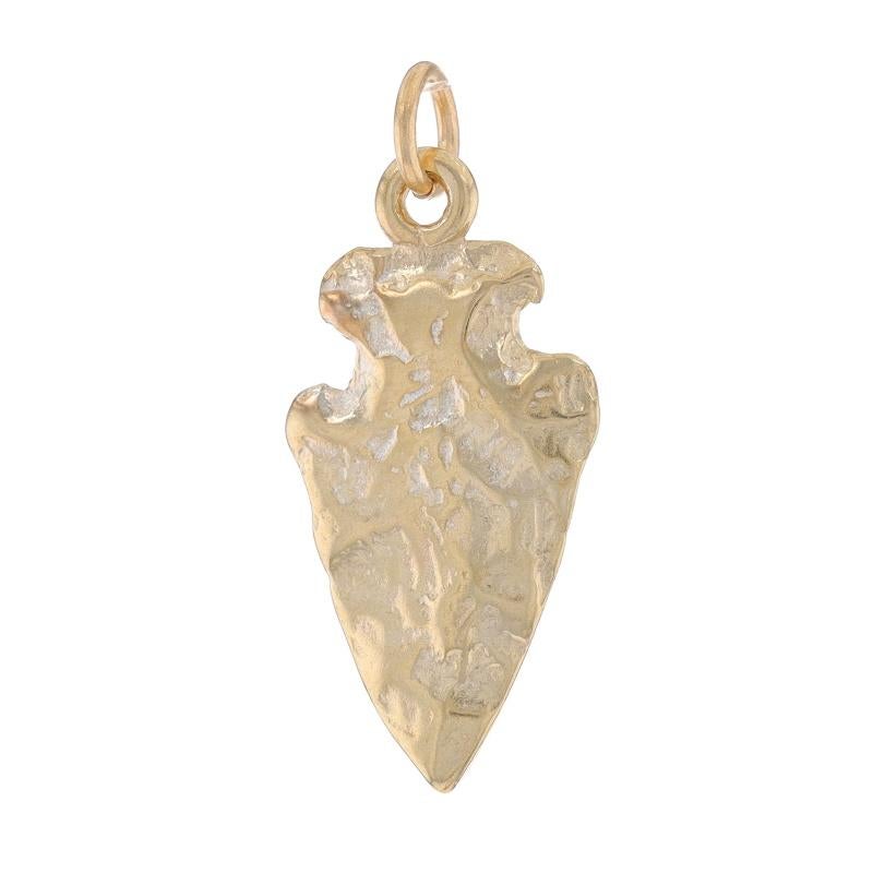 Metal Content: 14k Yellow Gold

Theme: Arrowhead, Hunting Tool, Strength Protection
Features: Textured Detailing

Measurements

Tall (from stationary bail): 29/32