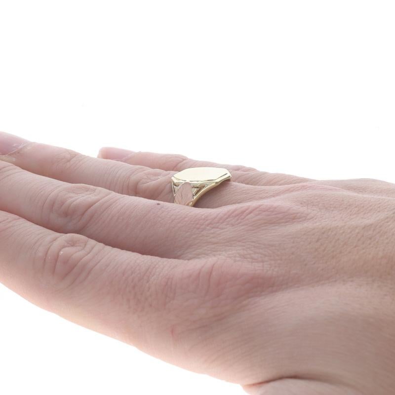 Yellow Gold Art Deco Men's Signet Ring - 14k Vintage Engravable For Sale 1