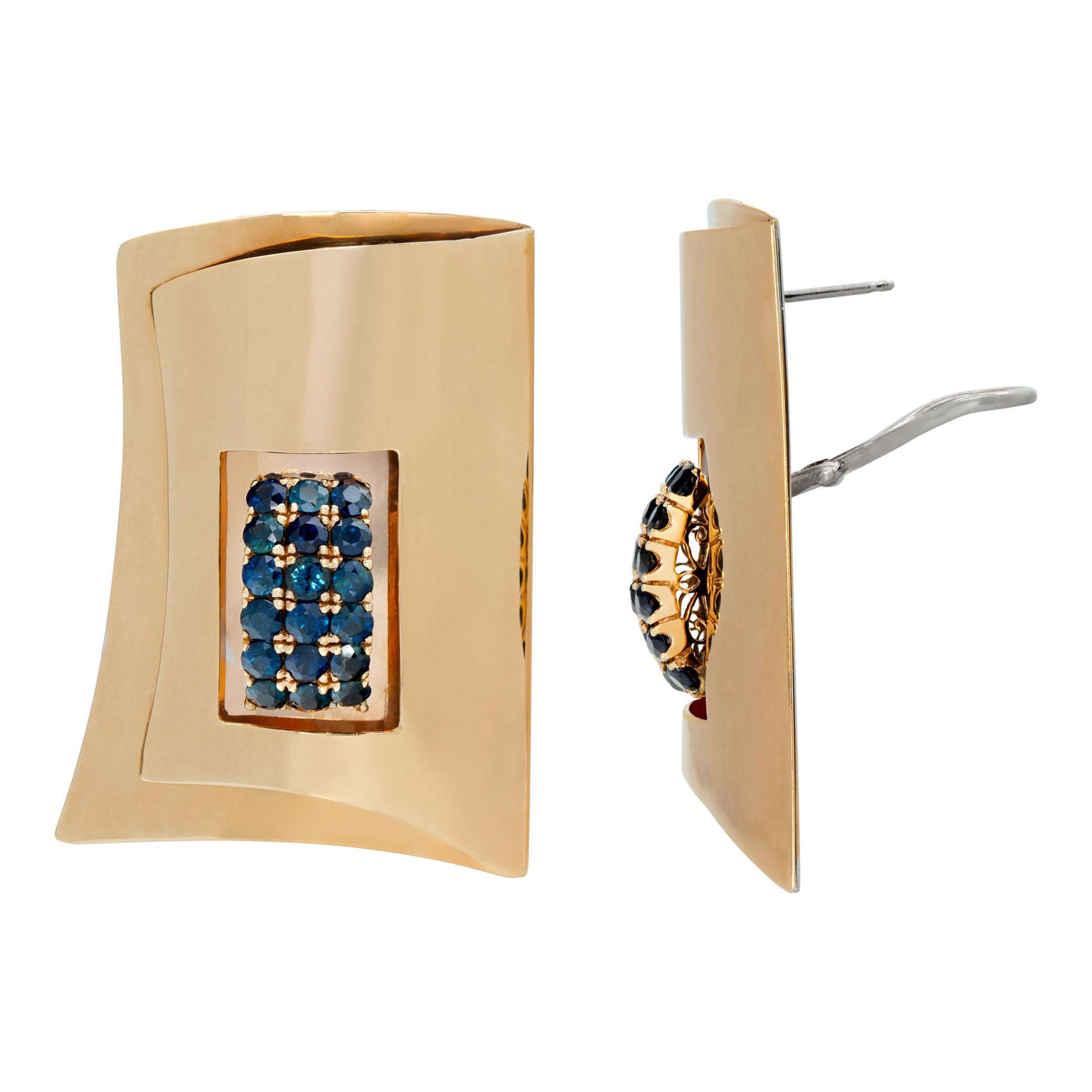 Orecchini Art Deco con zaffiro in oro giallo 14k con circa 0,80 carati di saphire. Lunghezza di sospensione 1,5 pollici.
