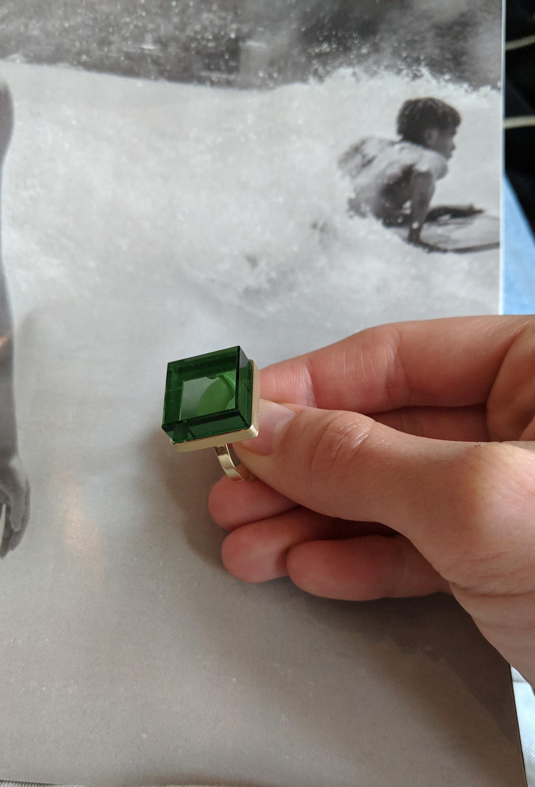 Yellow Gold Art Deco Style Ring with Green Quartz Featured in Vogue In New Condition For Sale In Berlin, DE