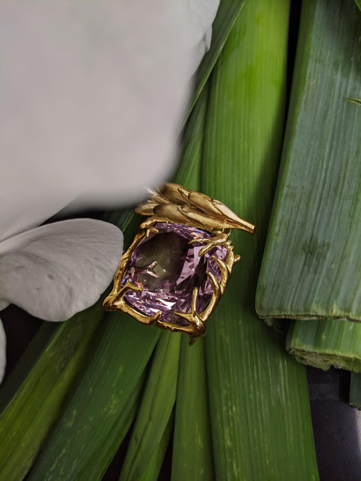 Yellow Gold Blossom Cocktail Ring with Cushion Amethyst For Sale 4