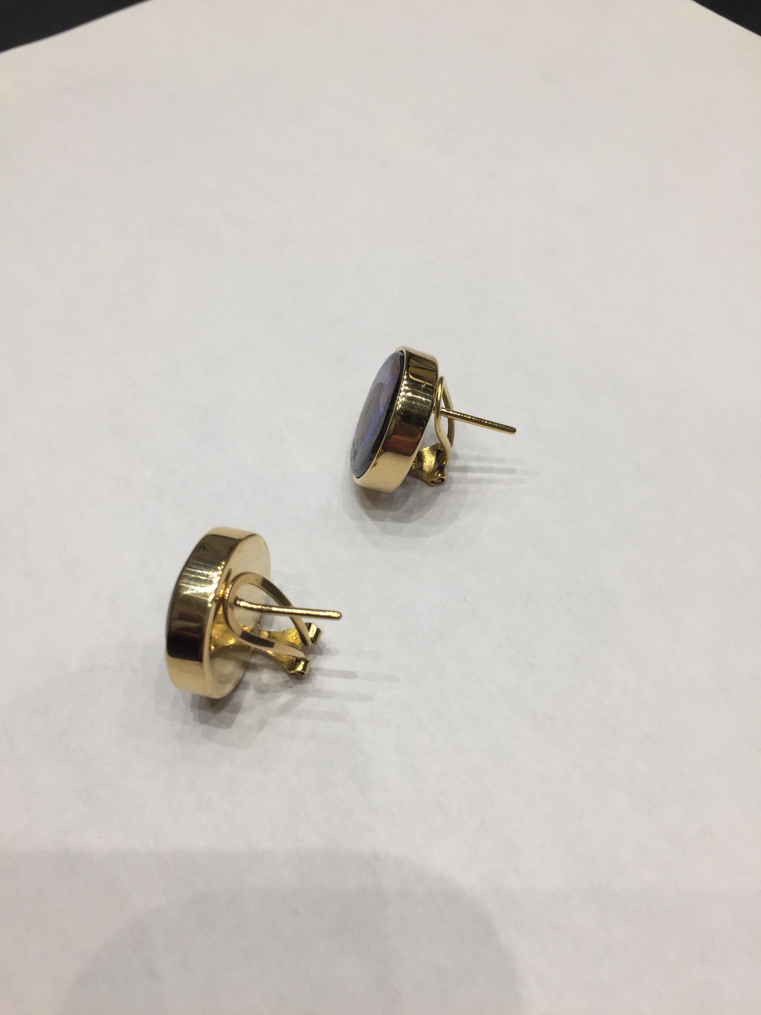 Yellow Gold Australian Boulder Opal Stud Earrings im Angebot 2