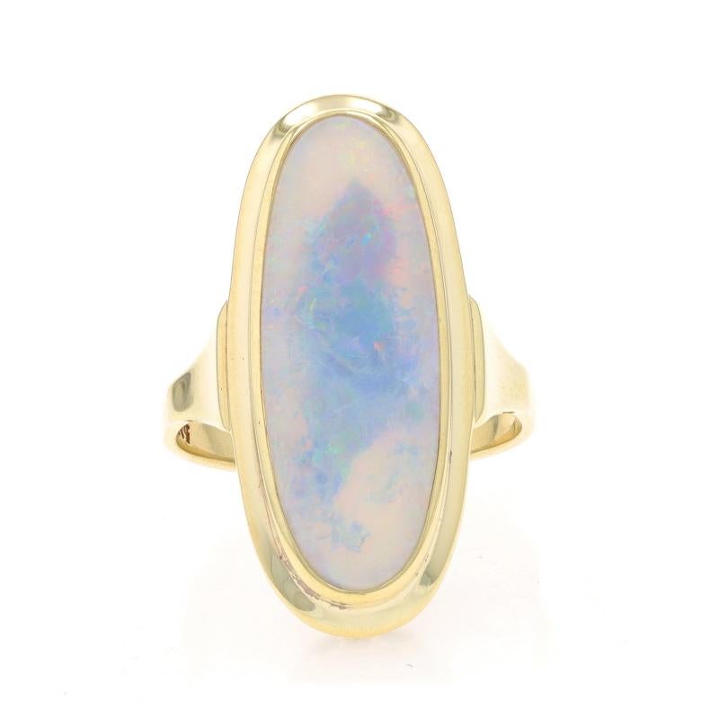 Taille : 8
Frais de taille : Up&Up pour 40 $ ou Down 1 1/2 pour 40 $.

Contenu du métal : Or jaune 14k

Informations sur les pierres

Opale naturelle d'Australie
Coupe : Ovale
Note sur la pierre : légères rayures

Style : Solitaire