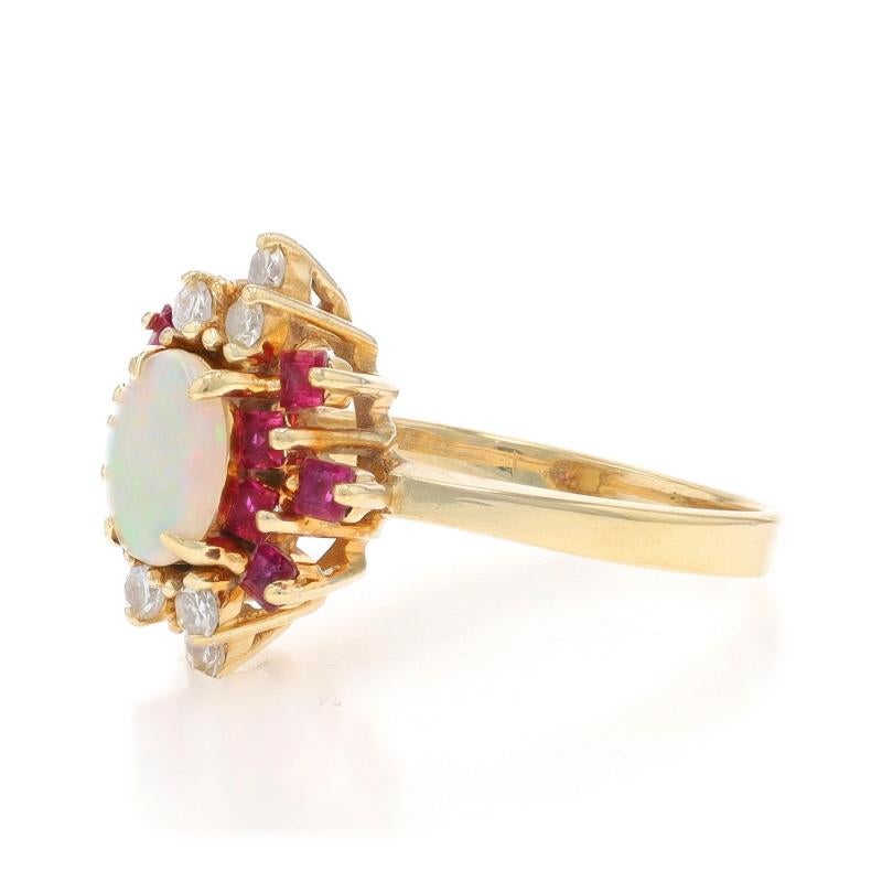 Anello in oro giallo Opale Australiano Diamante Rubino 14k Ovale Cabochon 1.25ctw Halo In condizioni ottime in vendita a Greensboro, NC