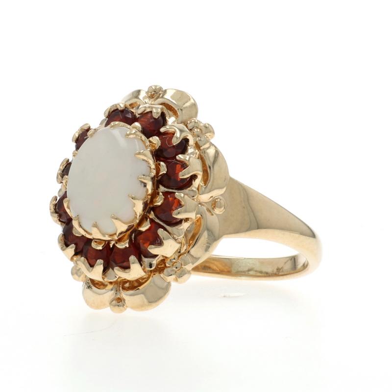 Or jaune Opale australienne Garnet Halo Ring 10k 1.88ctw Floral Excellent état - En vente à Greensboro, NC