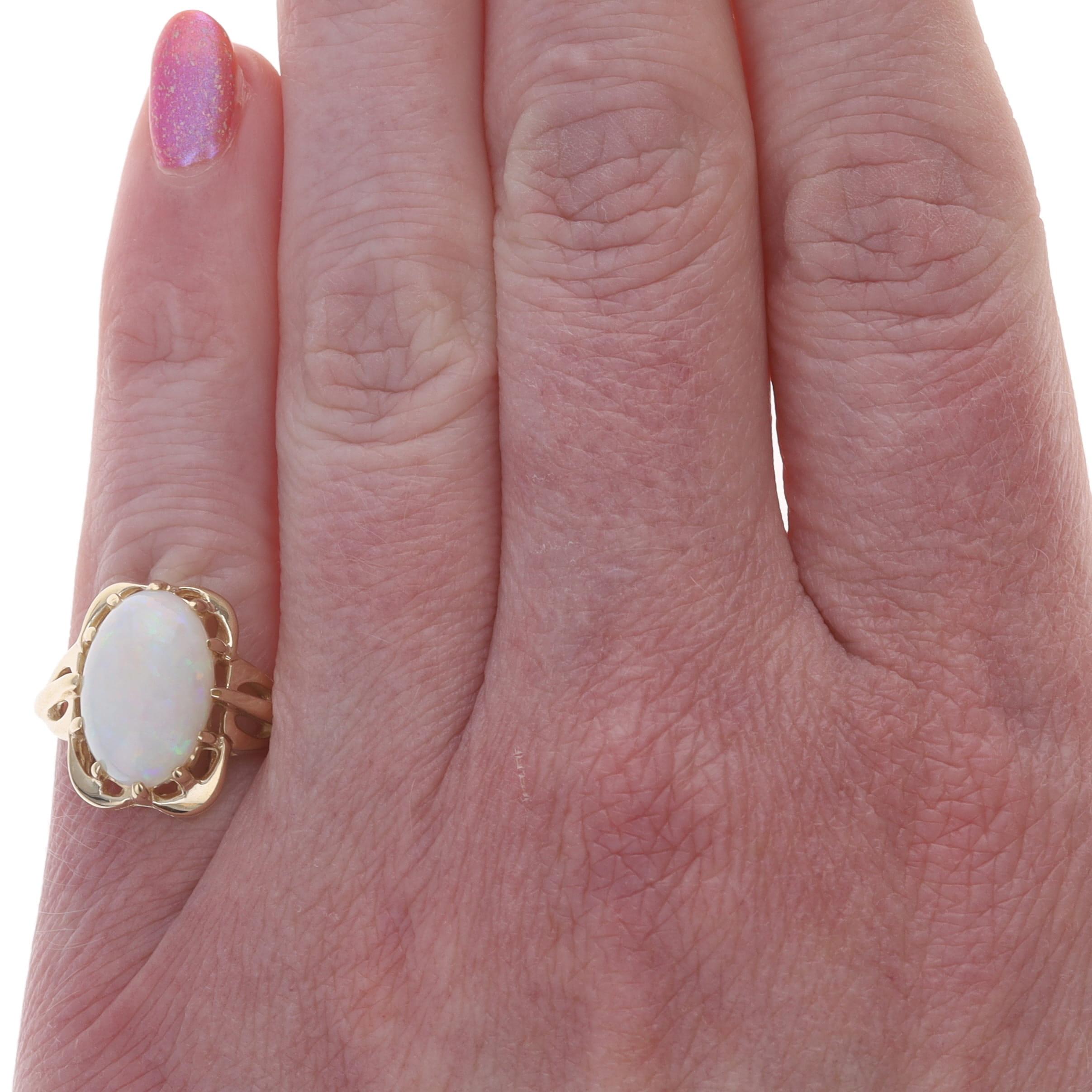 Gelbgold Australischer Opal Vintage Cocktail Solitär Ring -14k Oval Cab 3.08ct (Ovalschliff) im Angebot