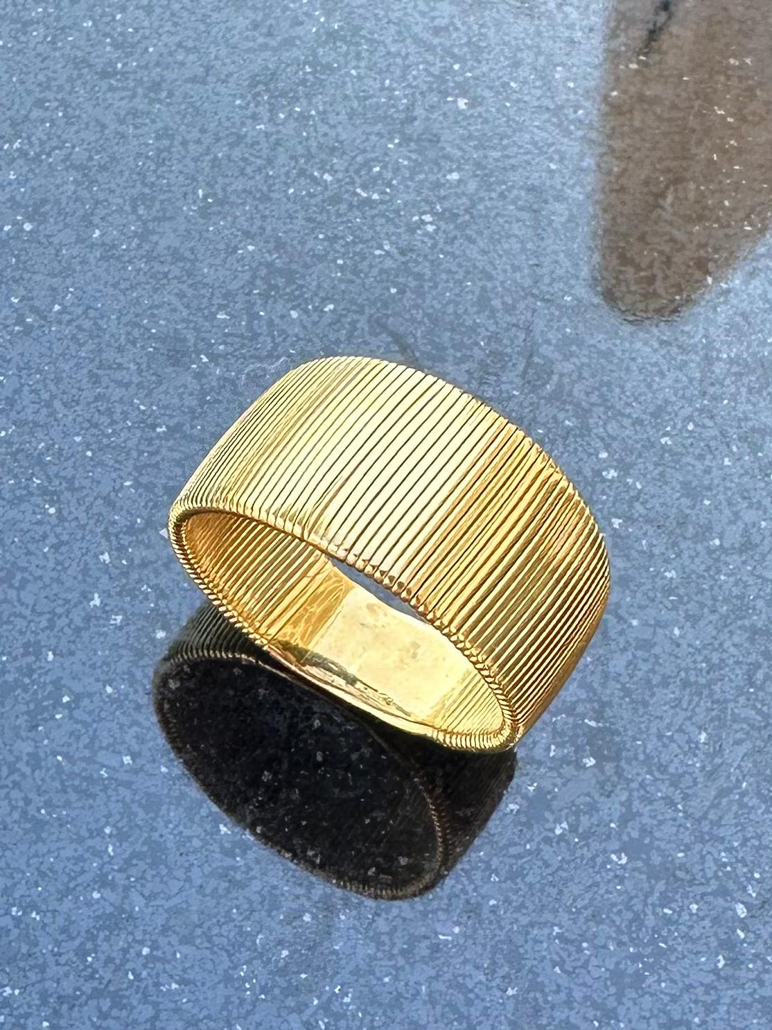Contemporary Yellow Gold Band Ring For Sale