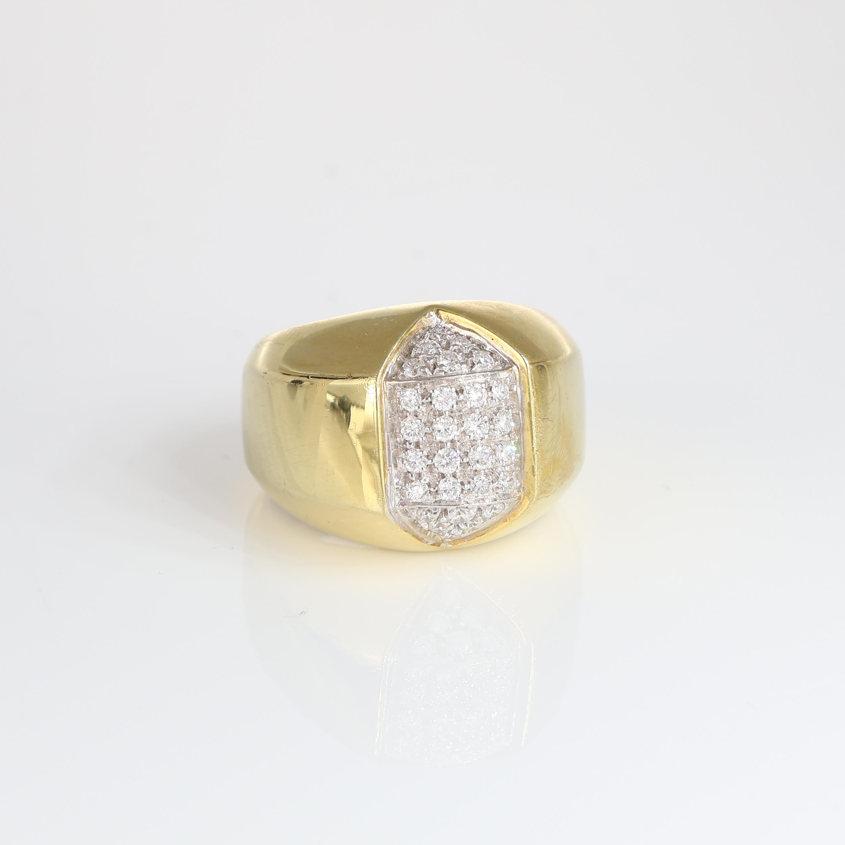 Yellow Gold Band Ring with Diamond Pavé Rhombus, 0.45 Carats In New Condition For Sale In Bergamo, BG