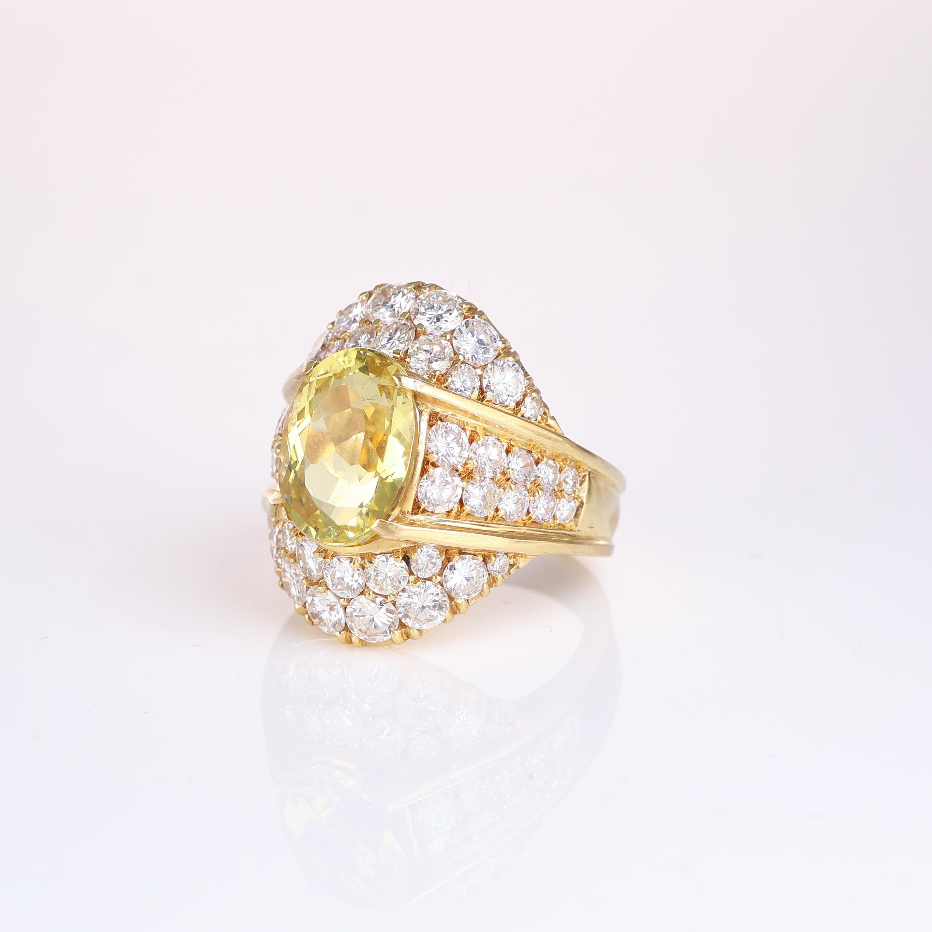 Brilliant Cut Yellow Gold Band Ring with White Diamonds and Heliodor For Sale
