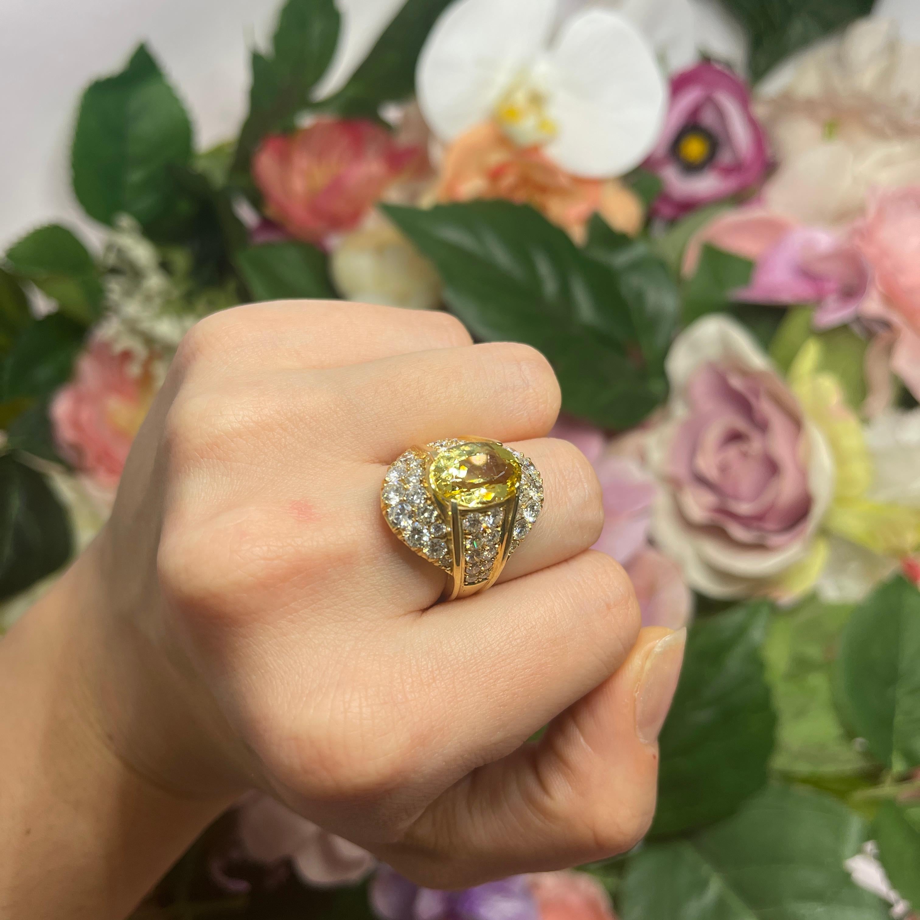 Yellow Gold Band Ring with White Diamonds and Heliodor For Sale 3
