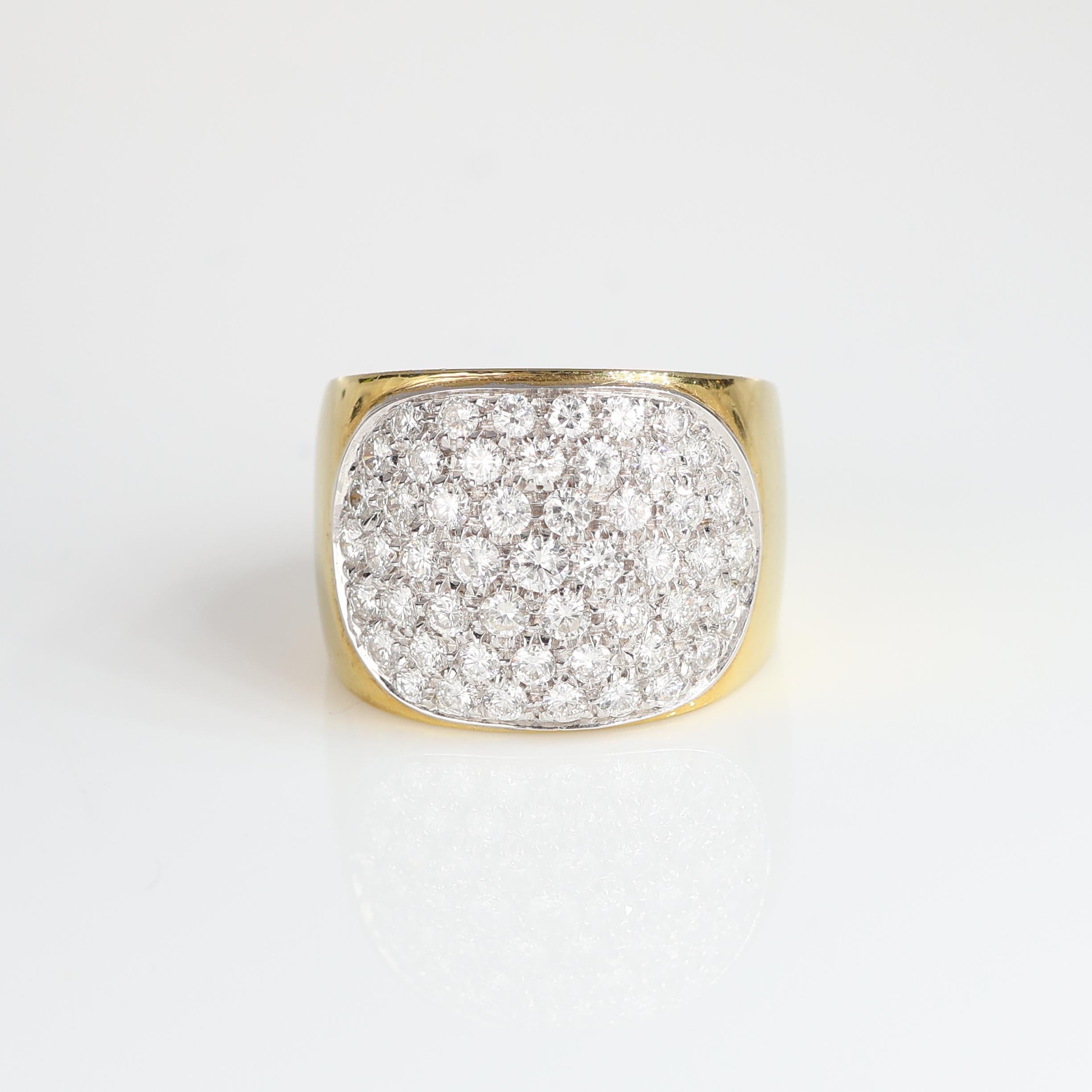 IMPORTANT NOTE:
✔ No additional costs will be added to this order.
✔ Shipping and customs duties are fully covered by us.
--------------------
This bold and sophisticated 18kt yellow gold band ring features an elegant oval-shaped pavé design in 18kt