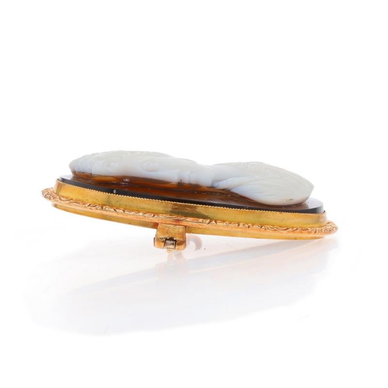 Oval Cut Yellow Gold Banded Agate/Hardstone Victorian Brooch - 14k Antique Cameo Pin For Sale