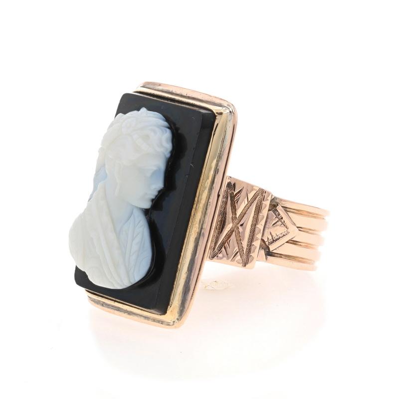 Yellow Gold Banded Agate Hardstone Victorian Men's Ring 10k Antique Carved Cameo In Excellent Condition For Sale In Greensboro, NC