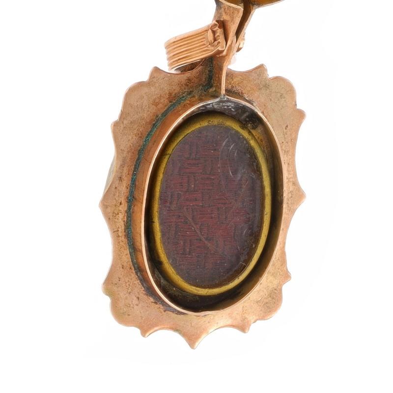 Pendentif de deuil victorien en or jaune - 10k Memento Mori en vente 1