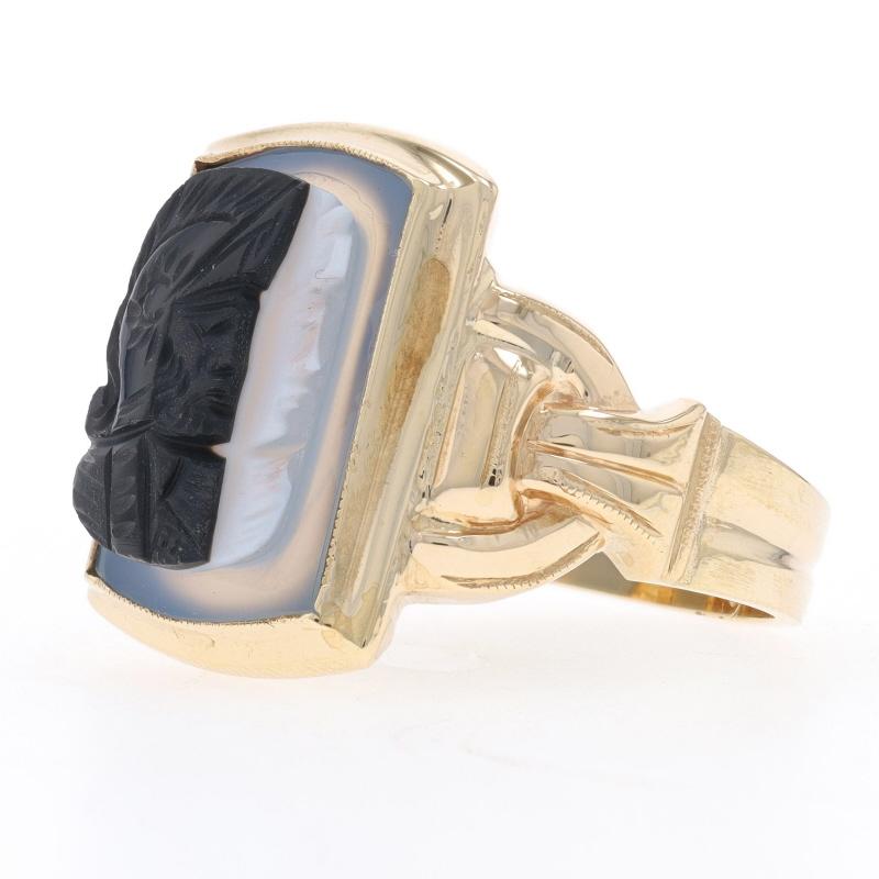 Mixed Cut Yellow Gold Banded Agate Vintage Men's Ring - 10k Carved Cameo Ancient Warrior For Sale