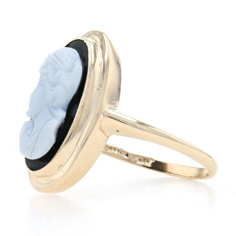 Yellow Gold Banded Agate Vintage Ring - 10k Cameo Silhouette Milgrain In Good Condition For Sale In Greensboro, NC