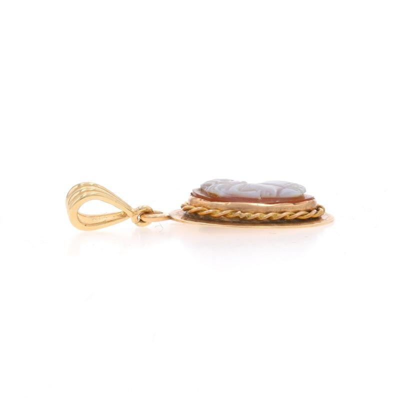 Oval Cut Yellow Gold Banded Agate Vintage Solitaire Pendant - 14k Carved Cameo Silhouette For Sale