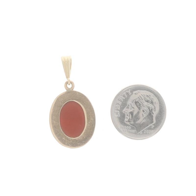 Yellow Gold Banded Agate Vintage Solitaire Pendant - 14k Carved Cameo Silhouette In Good Condition For Sale In Greensboro, NC