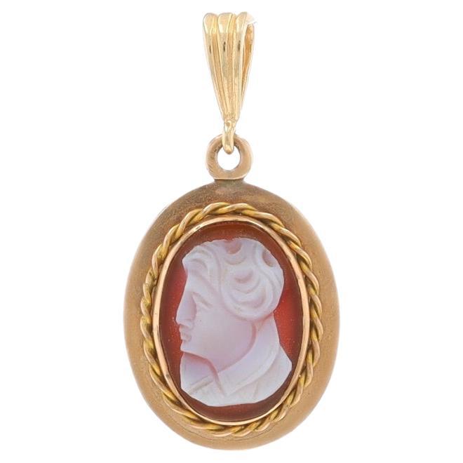 Yellow Gold Banded Agate Vintage Solitaire Pendant - 14k Carved Cameo Silhouette For Sale