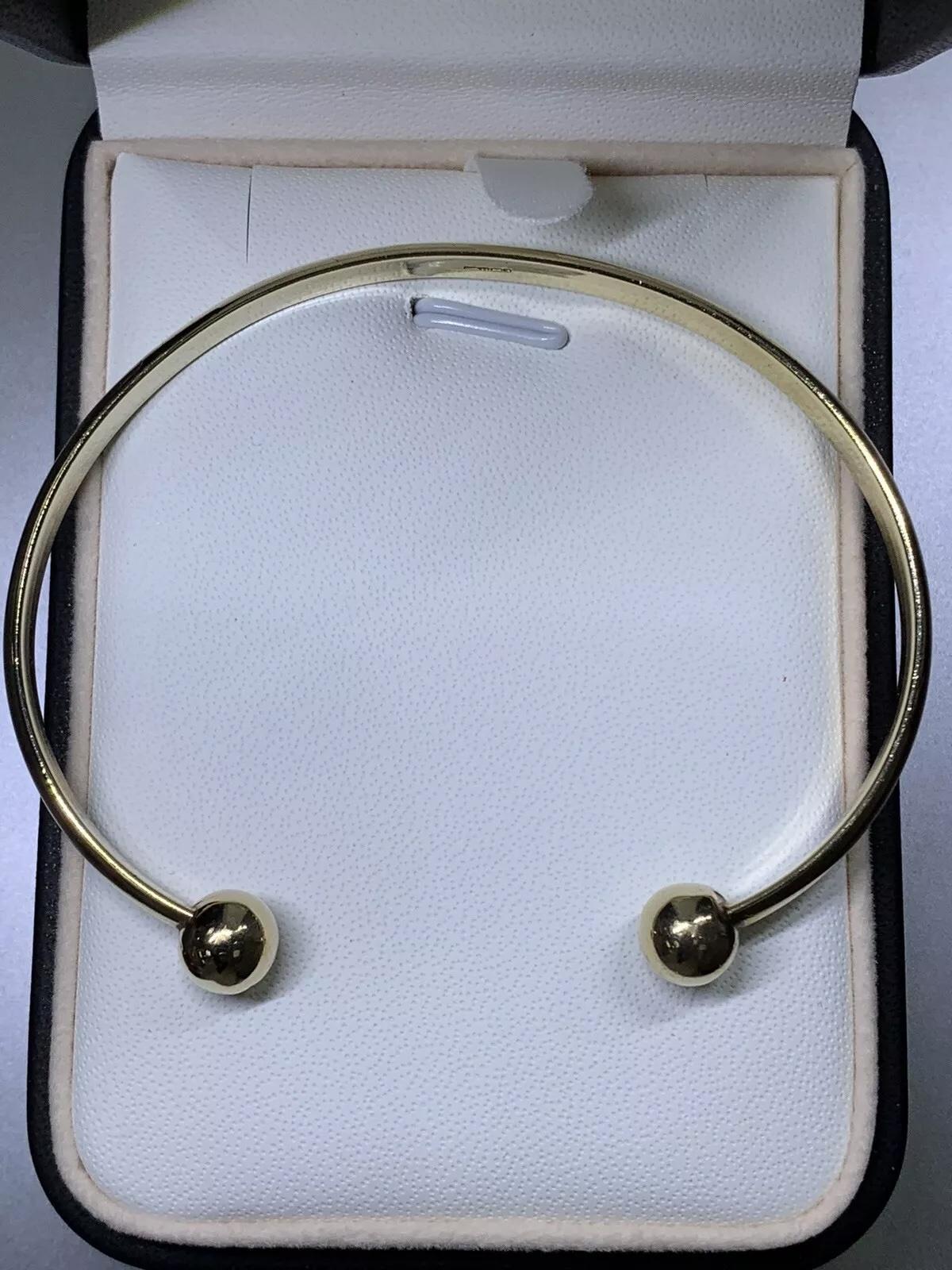 Yellow Gold Bangle Bracelet Solid Gold In New Condition For Sale In London, GB
