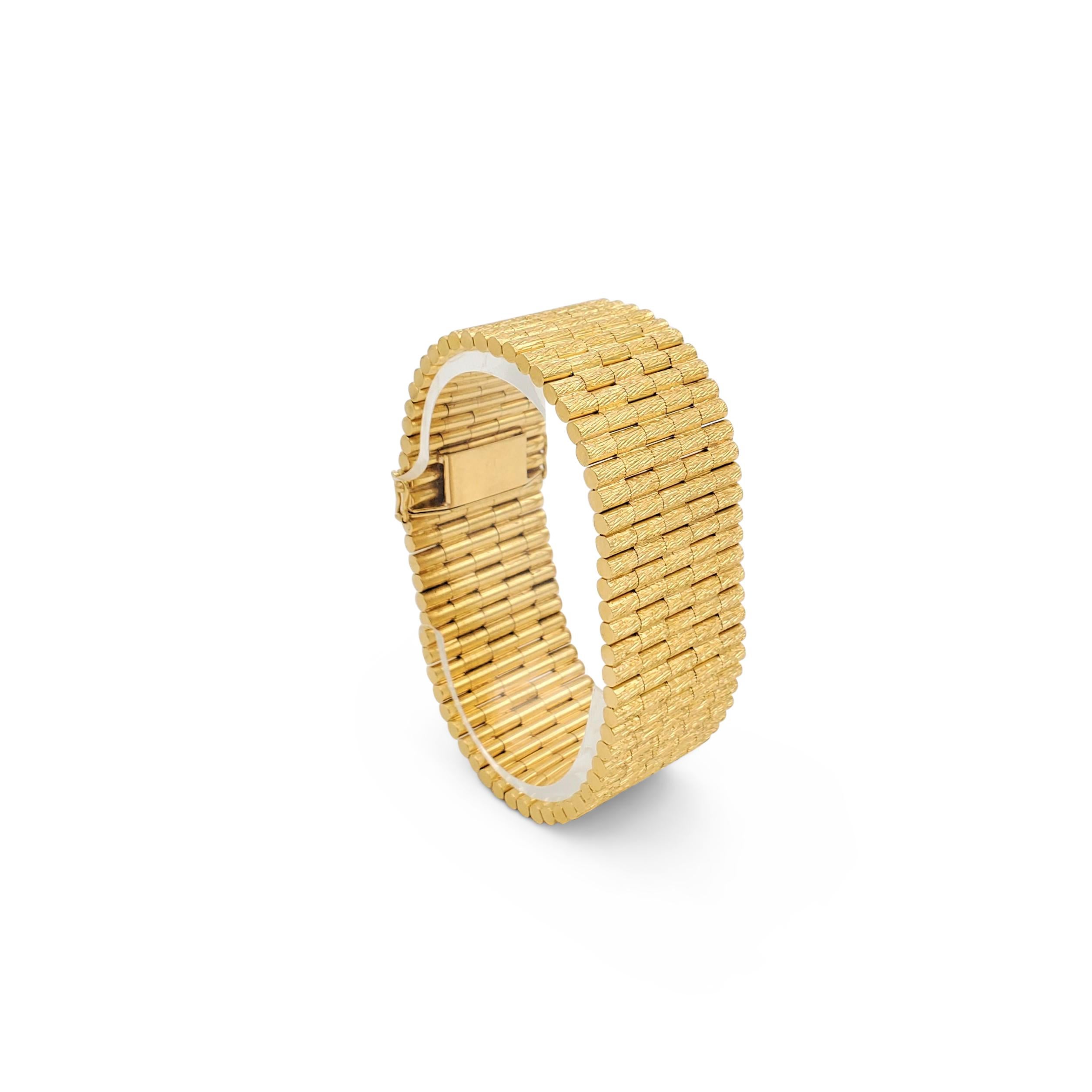 Yellow Gold Bark Finish Bracelet In Excellent Condition In New York, NY
