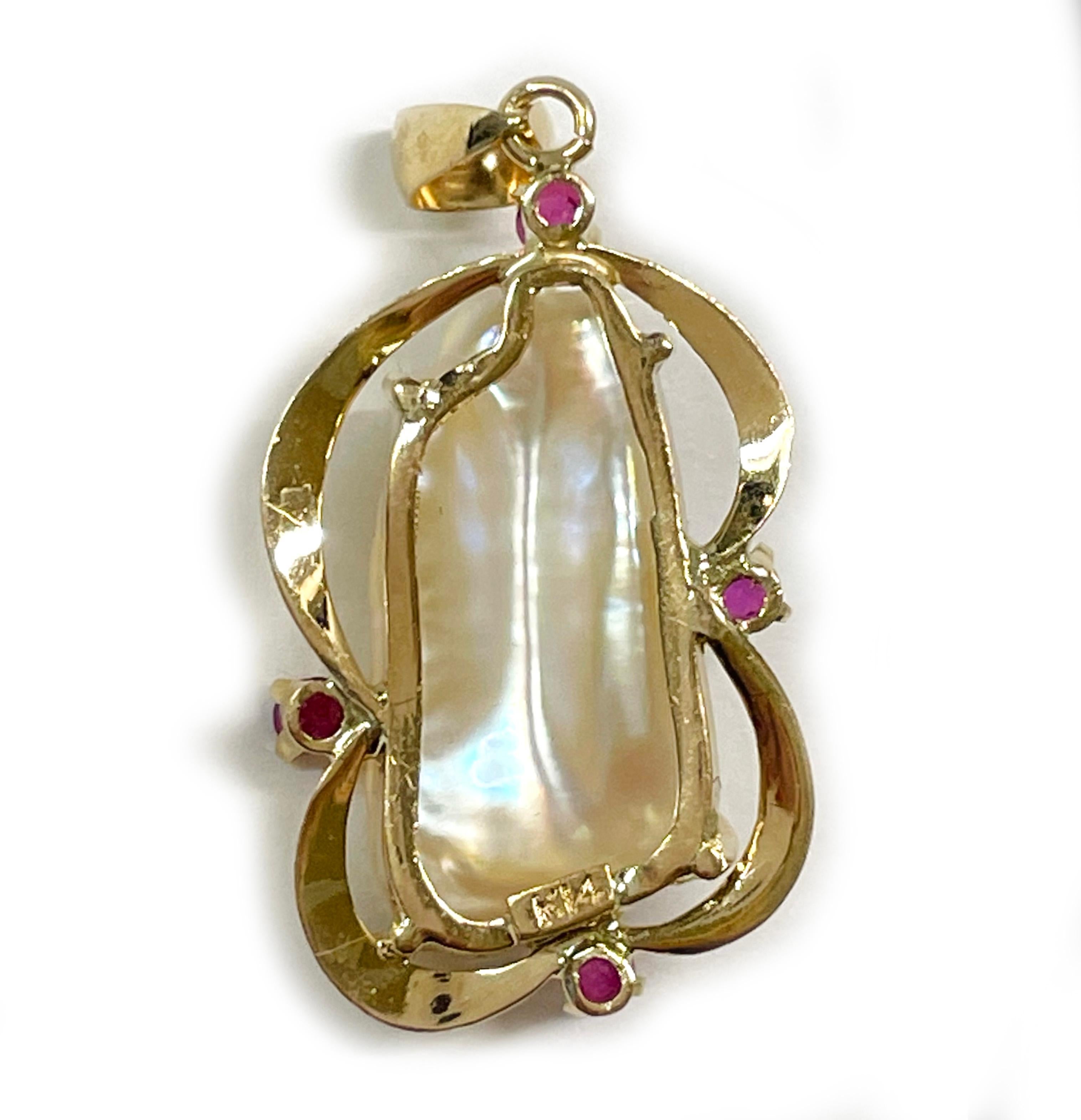 Round Cut Yellow Gold Baroque Pearl Ruby Pendant For Sale