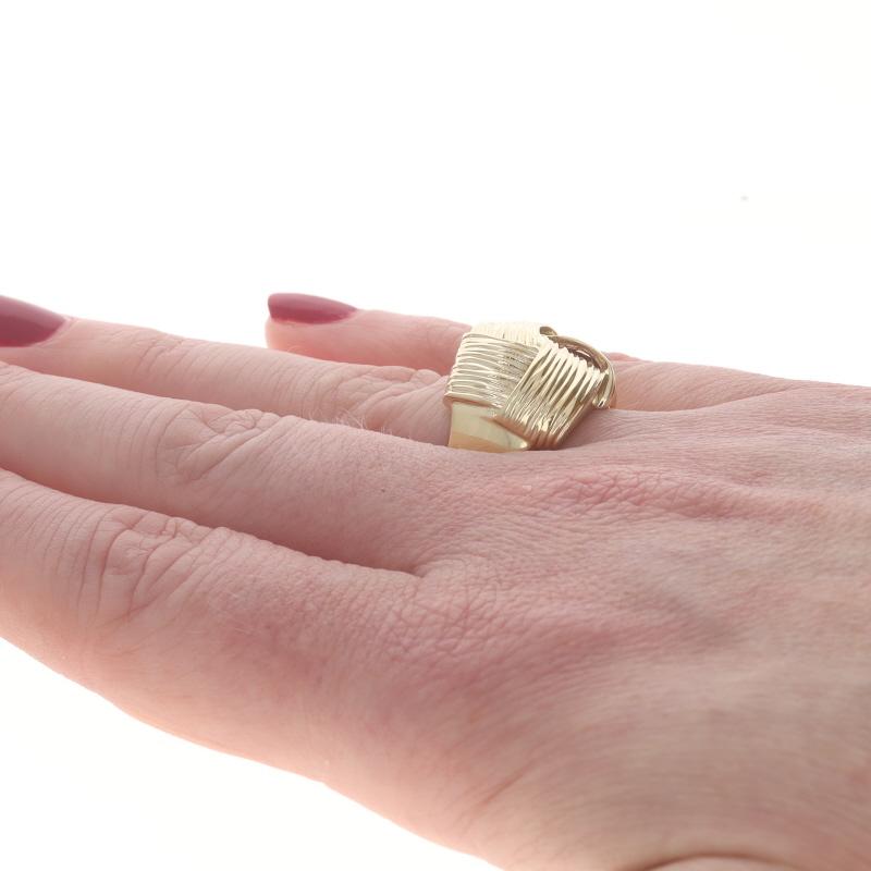 Anneau en or jaune avec nœud en tresse 14k en vente 1