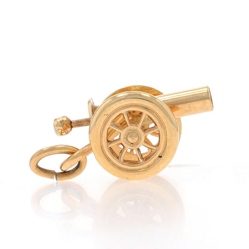 Yellow Gold Battlefield Cannon Charm - 14k Military Weapon Moves In Excellent Condition For Sale In Greensboro, NC